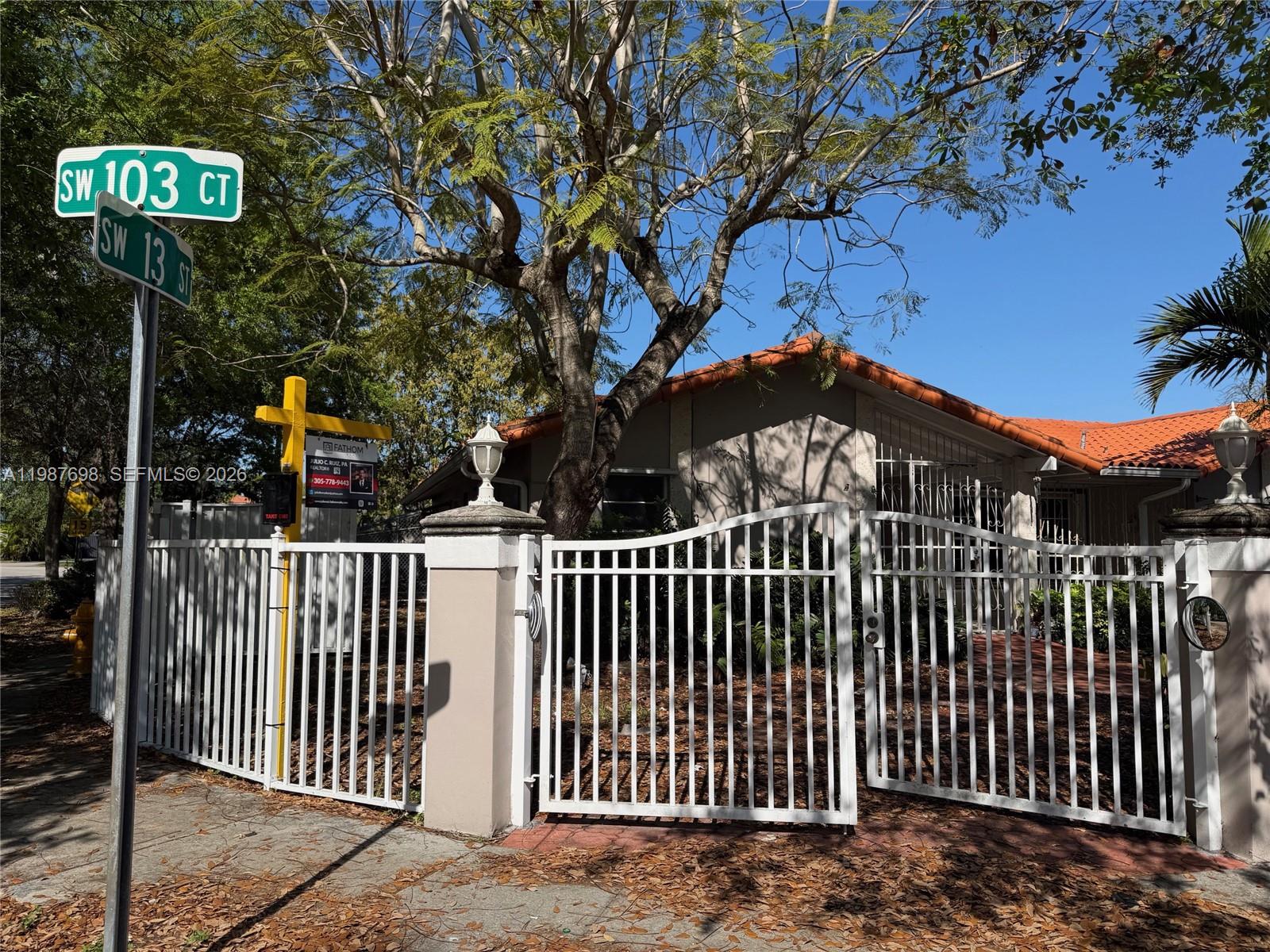 LAS PALMAS CONDO 9/5 - Residential