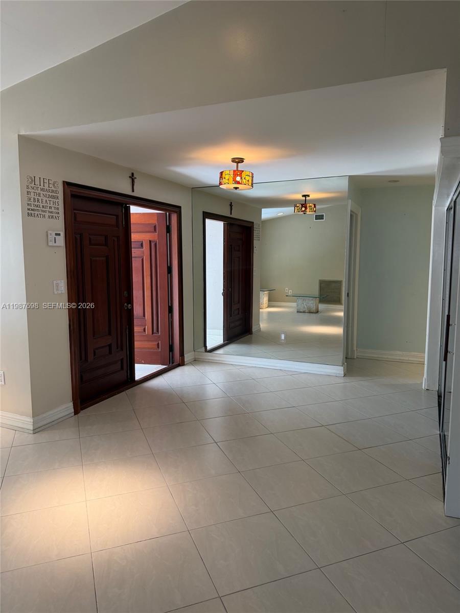 LAS PALMAS CONDO 9/5 - Residential