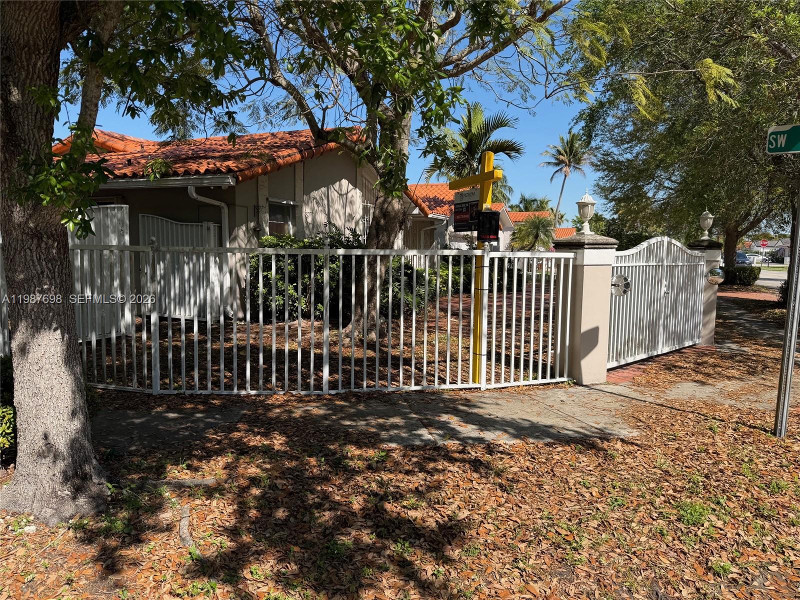 LAS PALMAS CONDO 9/5 - Residential