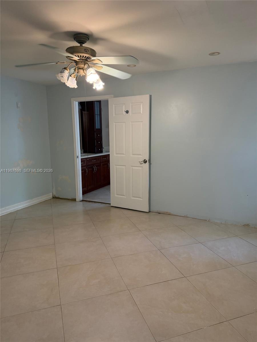 LAS PALMAS CONDO 9/5 - Residential