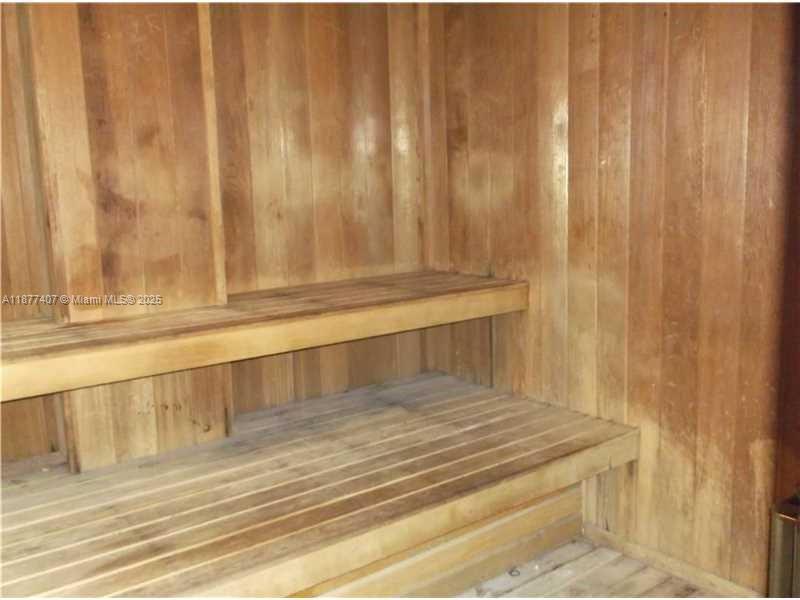 HEMISPHERES CONDO OCEAN SO - Residential Lease