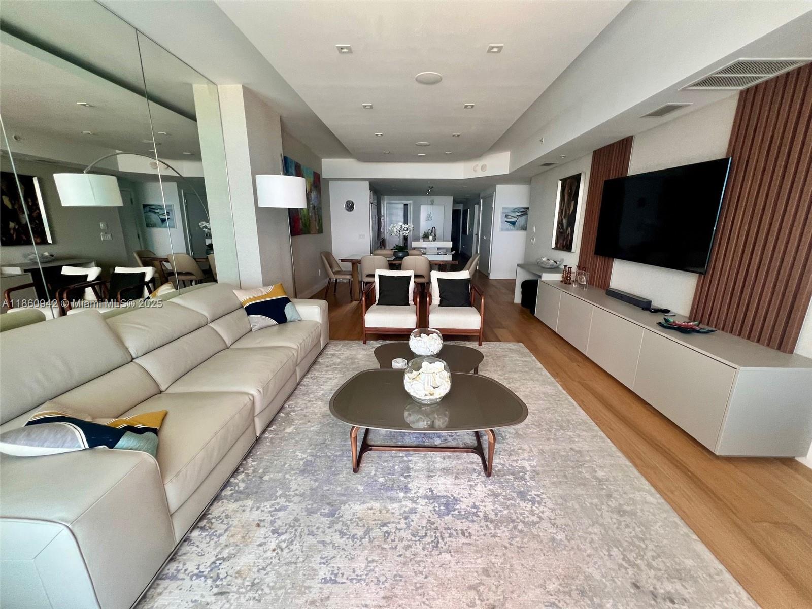 3801 Collins Ave 705