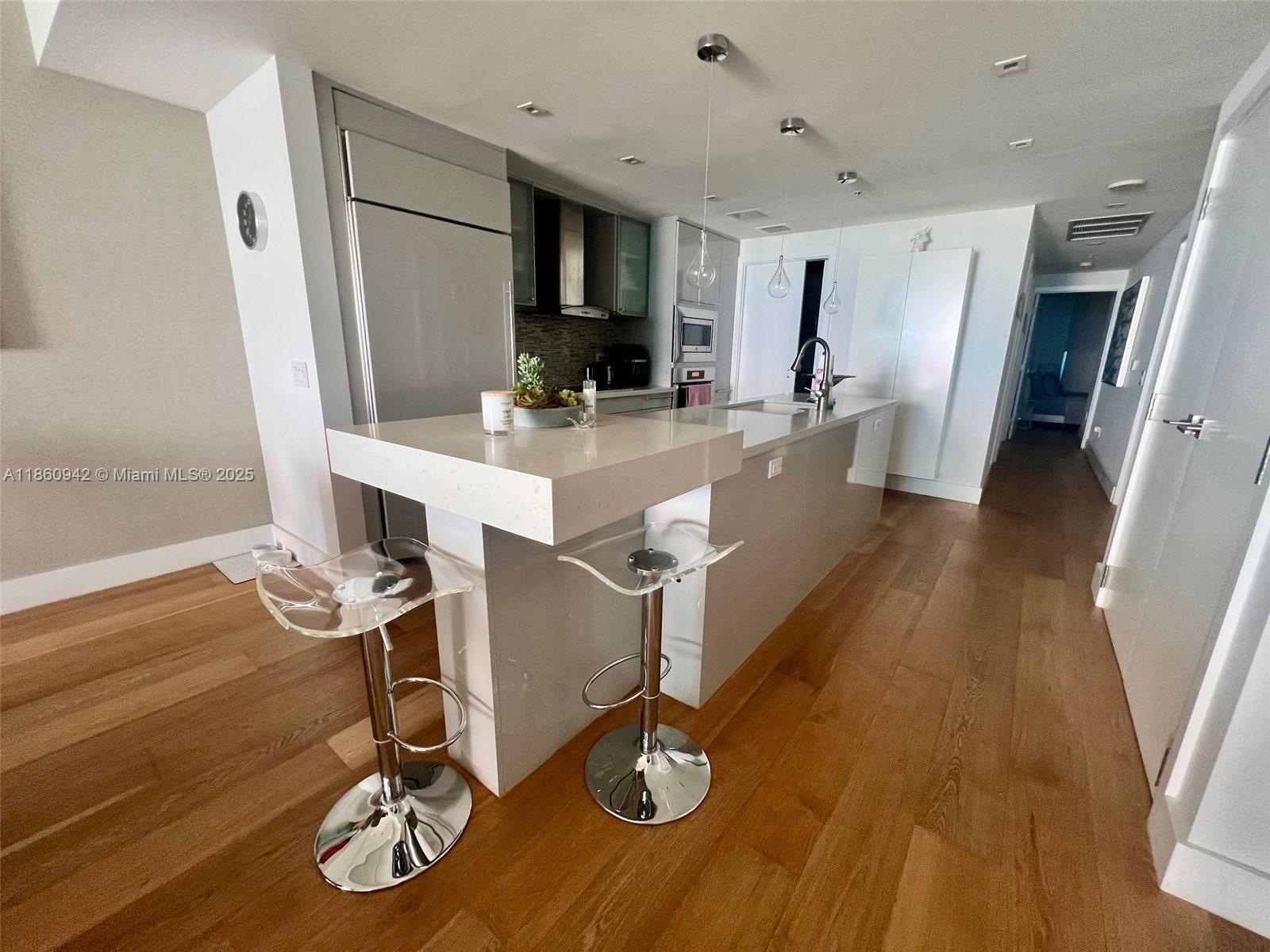 3801 Collins Ave 705
