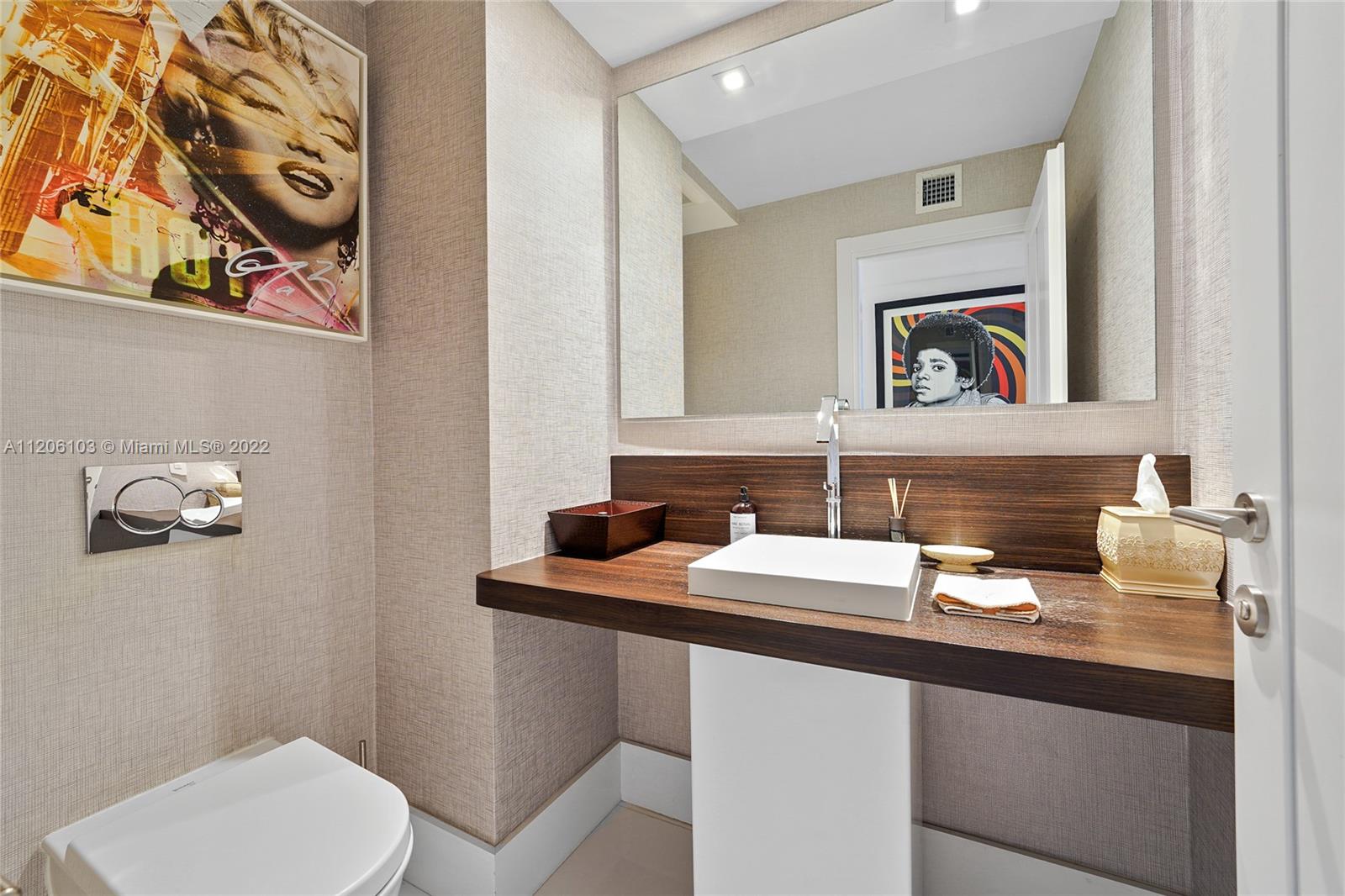 BALMORAL CONDO - Residential