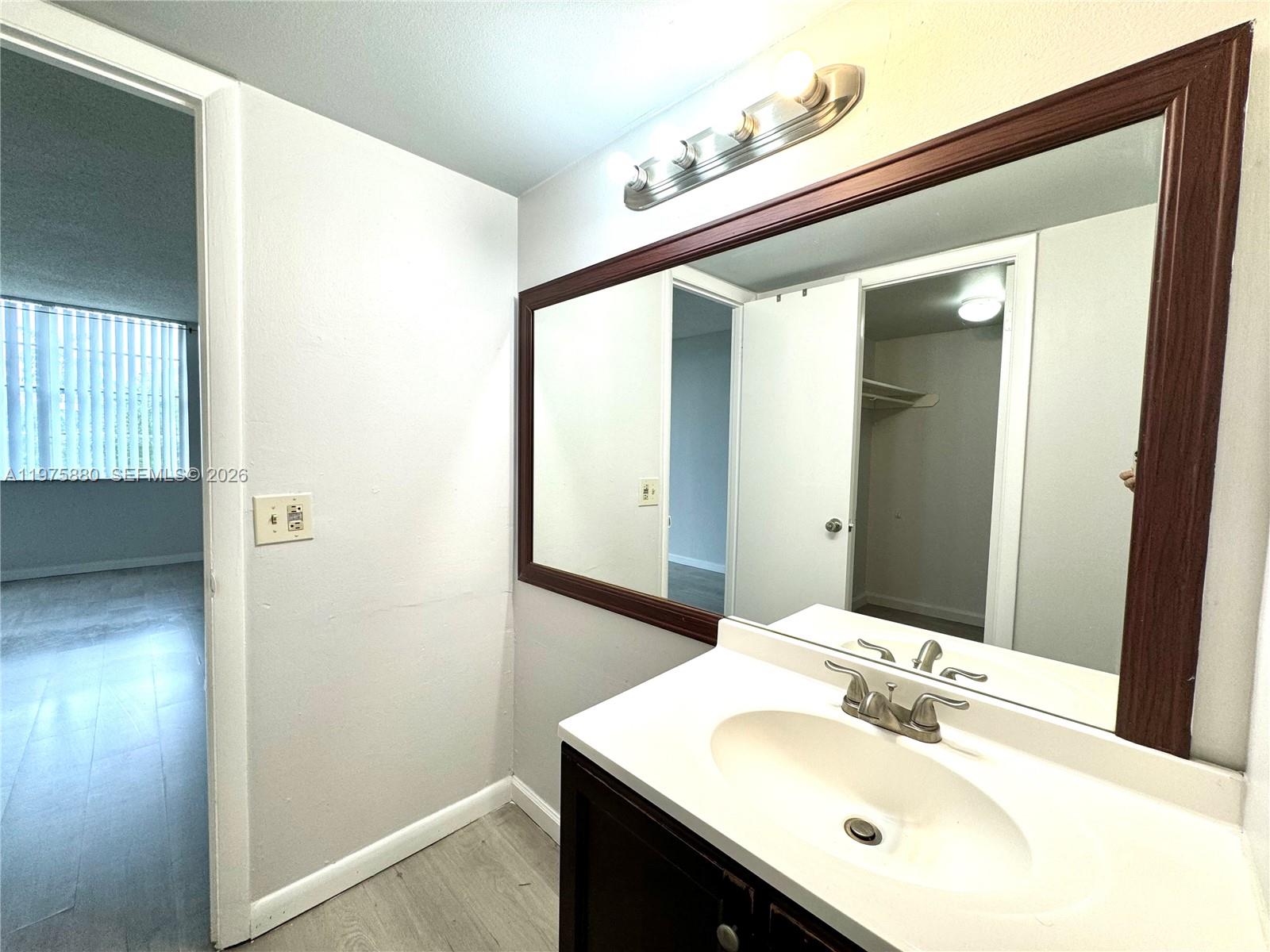 MONTECARLO CONDO - Residential