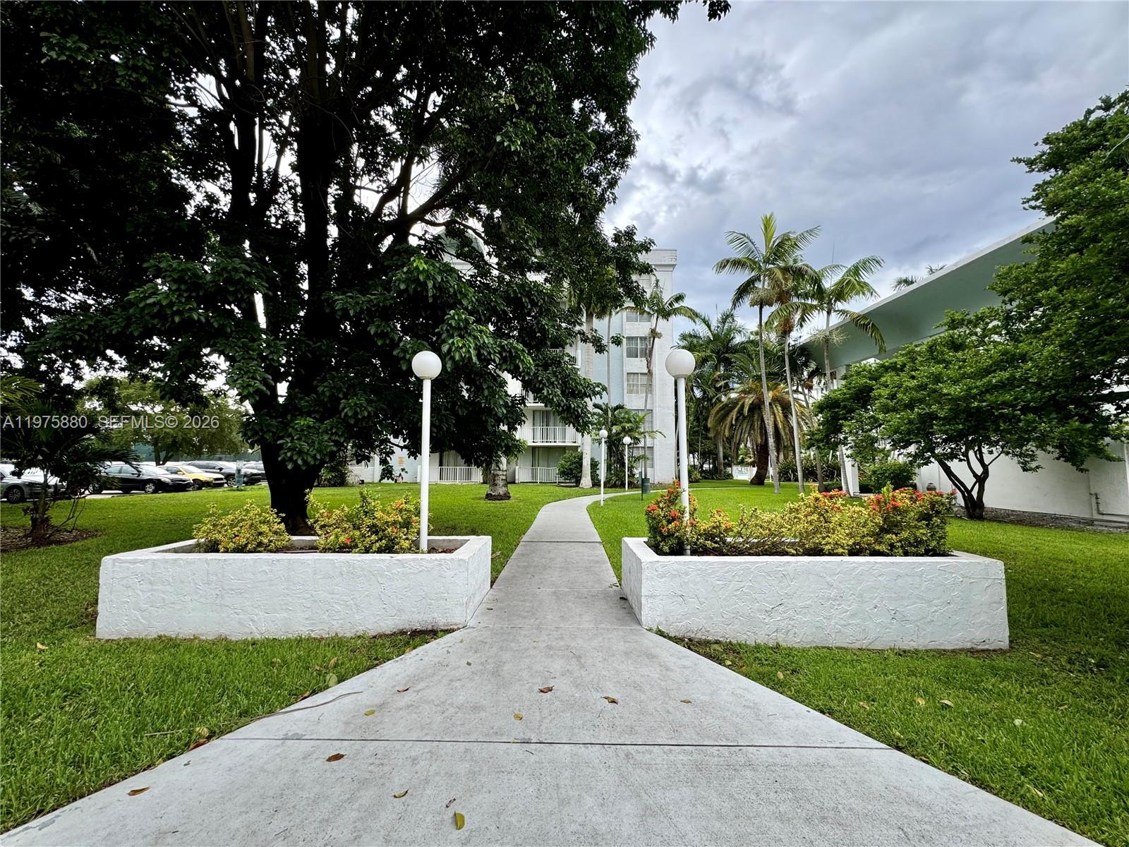 MONTECARLO CONDO - Residential