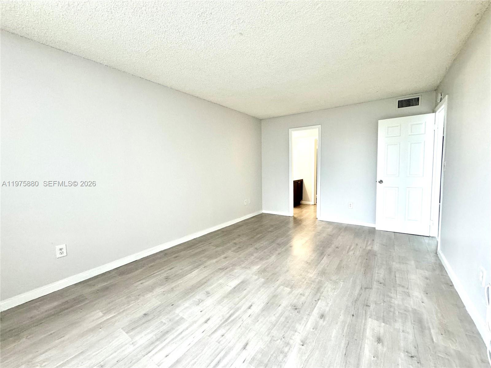 MONTECARLO CONDO - Residential