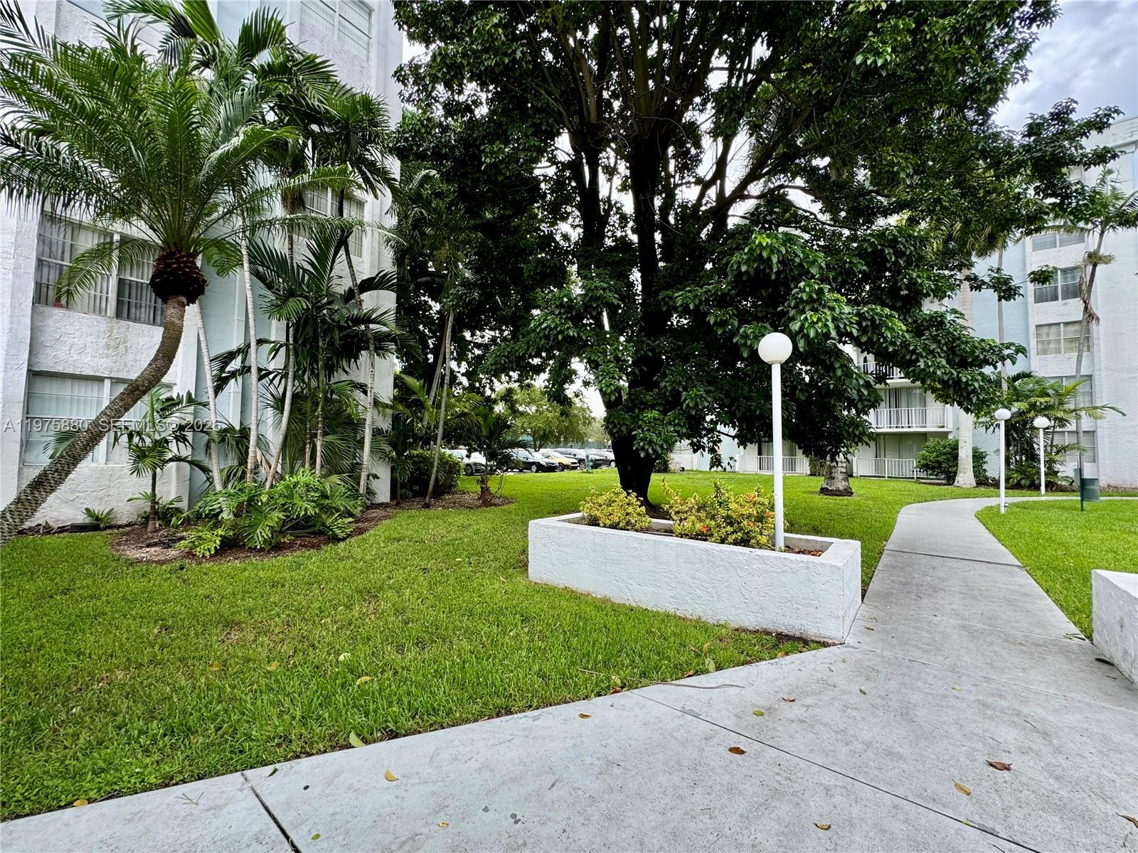 MONTECARLO CONDO - Residential