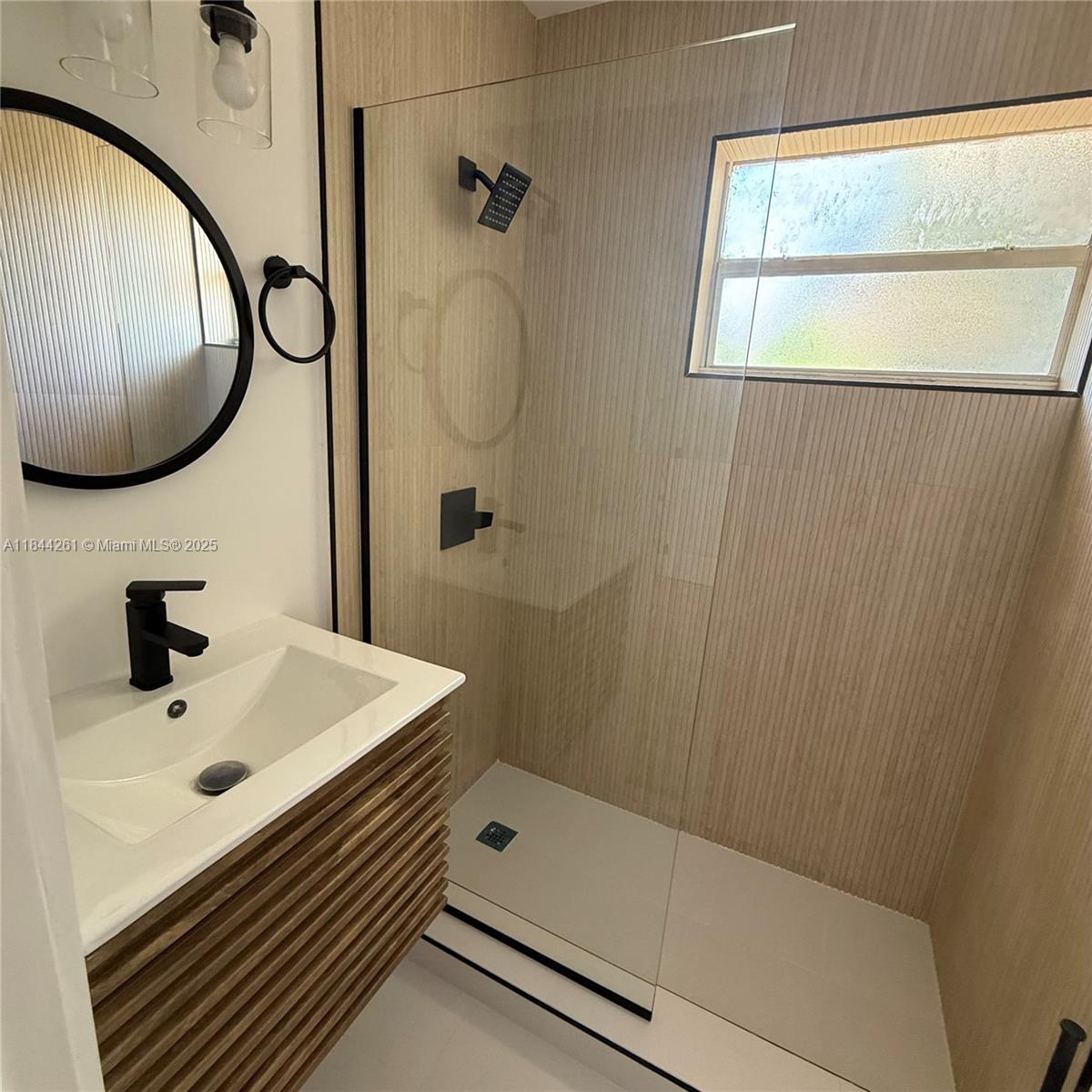 LAUDERDALE PARK 6-33 1/2 - Residential Lease