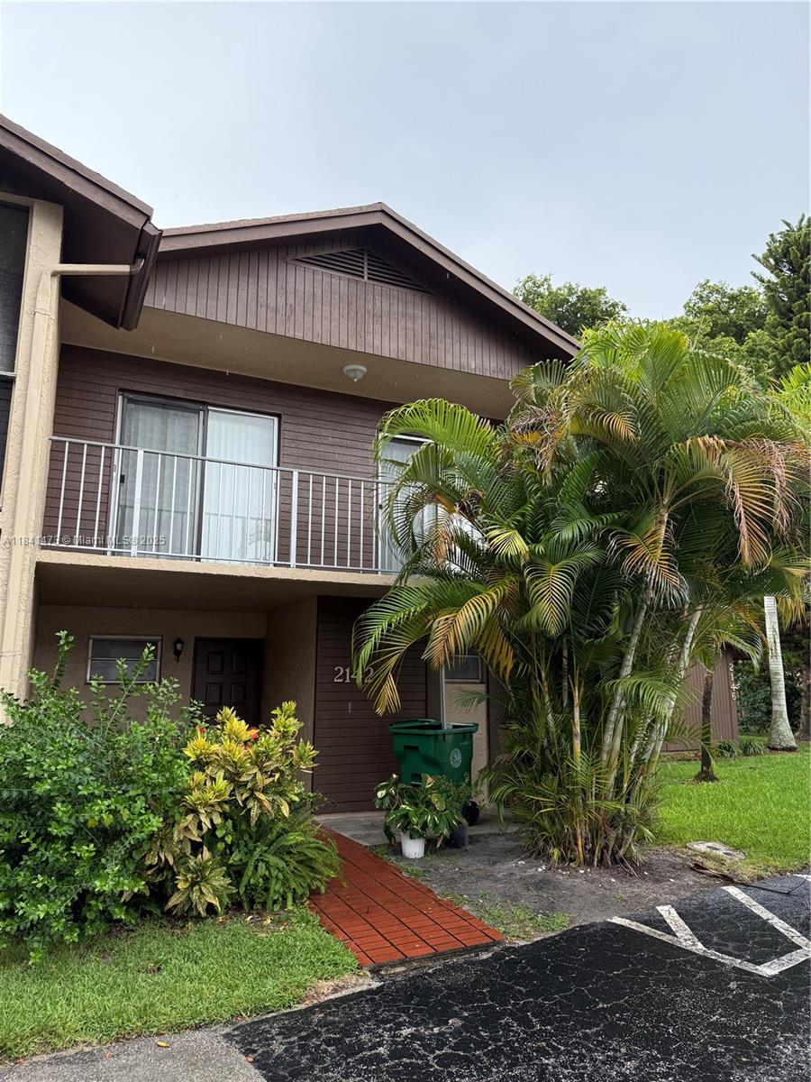 Very spacious and rarely available 3 bed 2.5 bath townhome in the calm and family oriented Nova Village community. Community includes a pool, playground and a tennis court. Located near main roads, major highways, multiple shopping centers, and great schools!