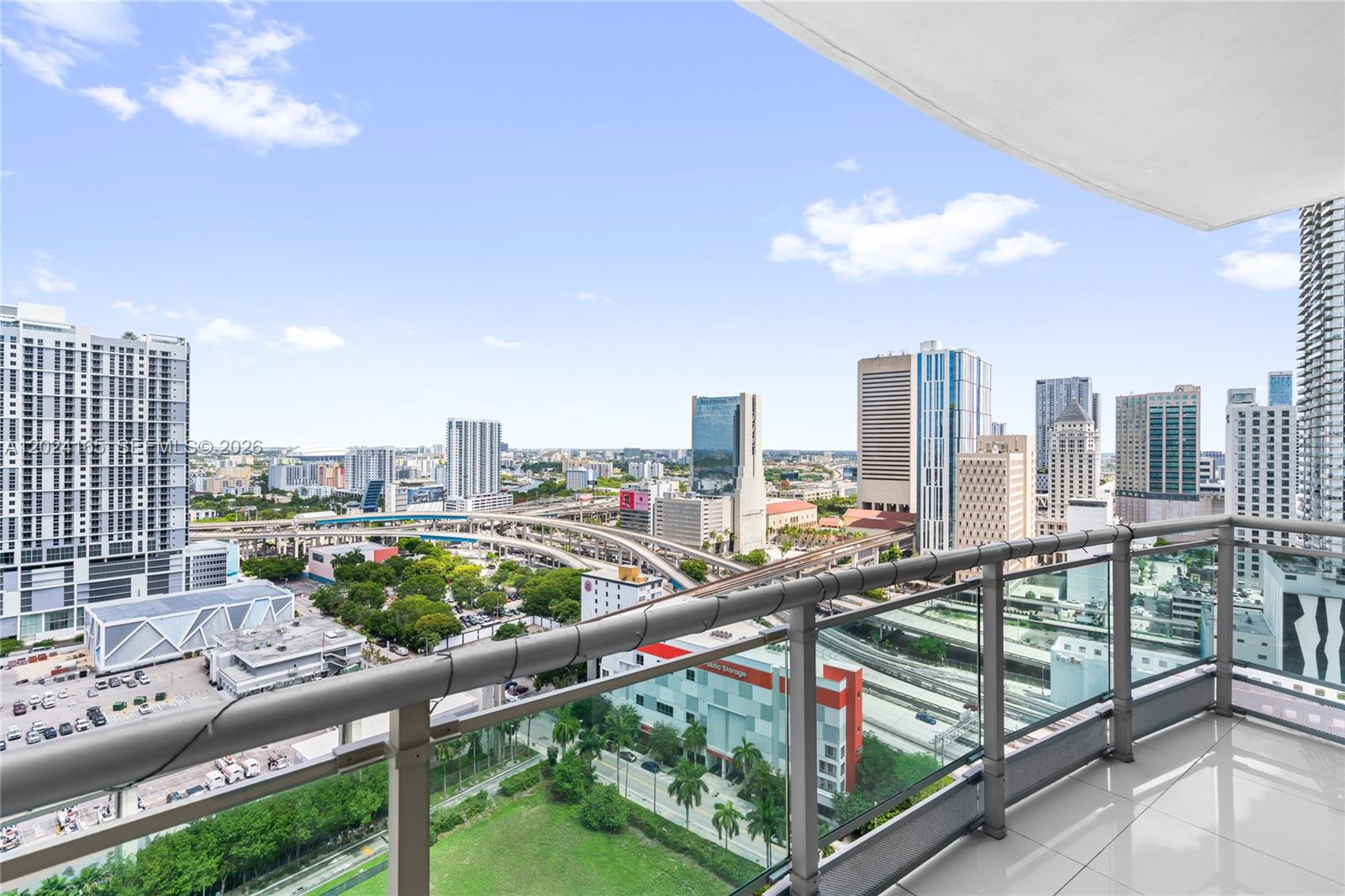 WIND CONDO - Residential