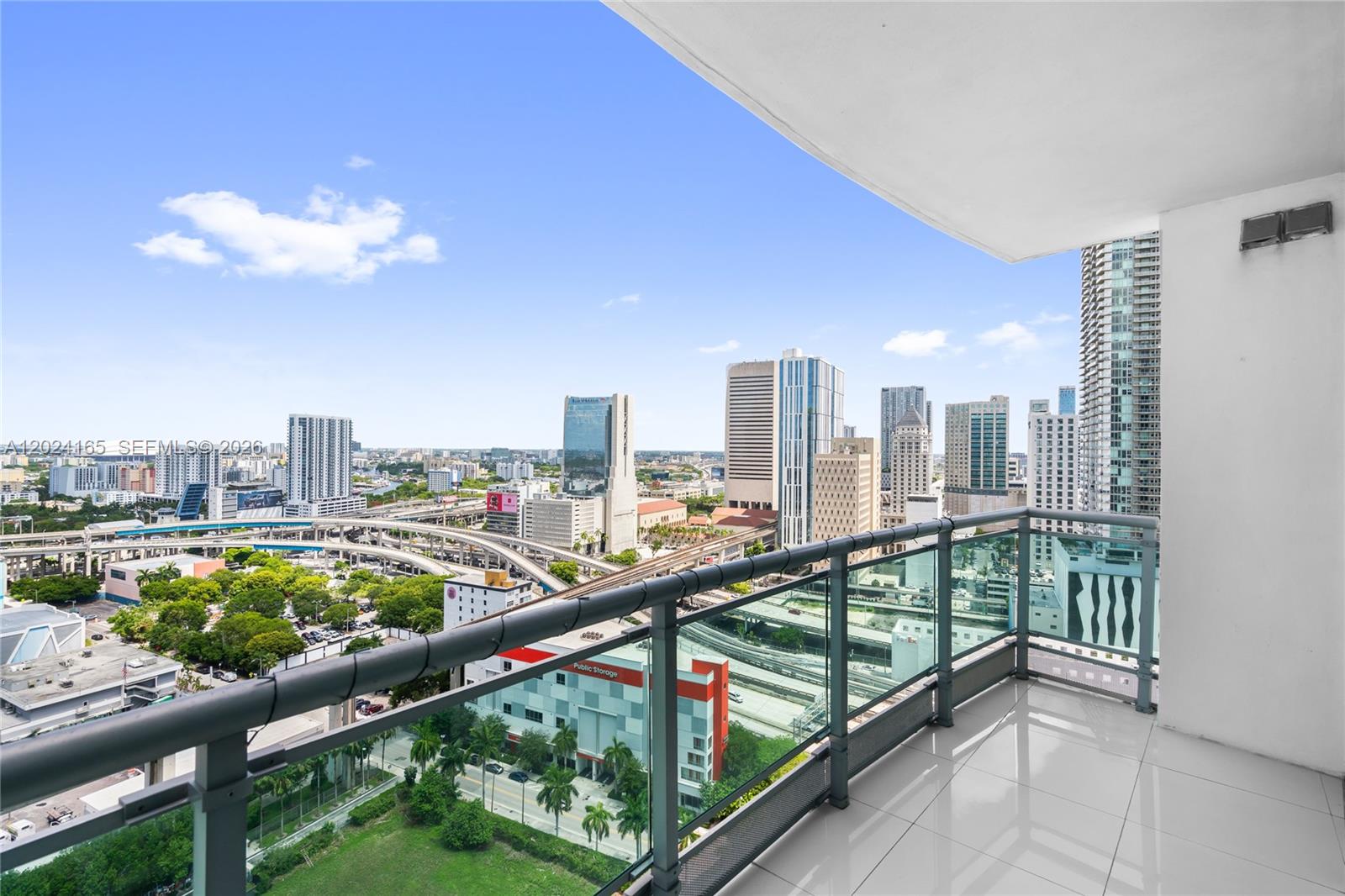 WIND CONDO - Residential