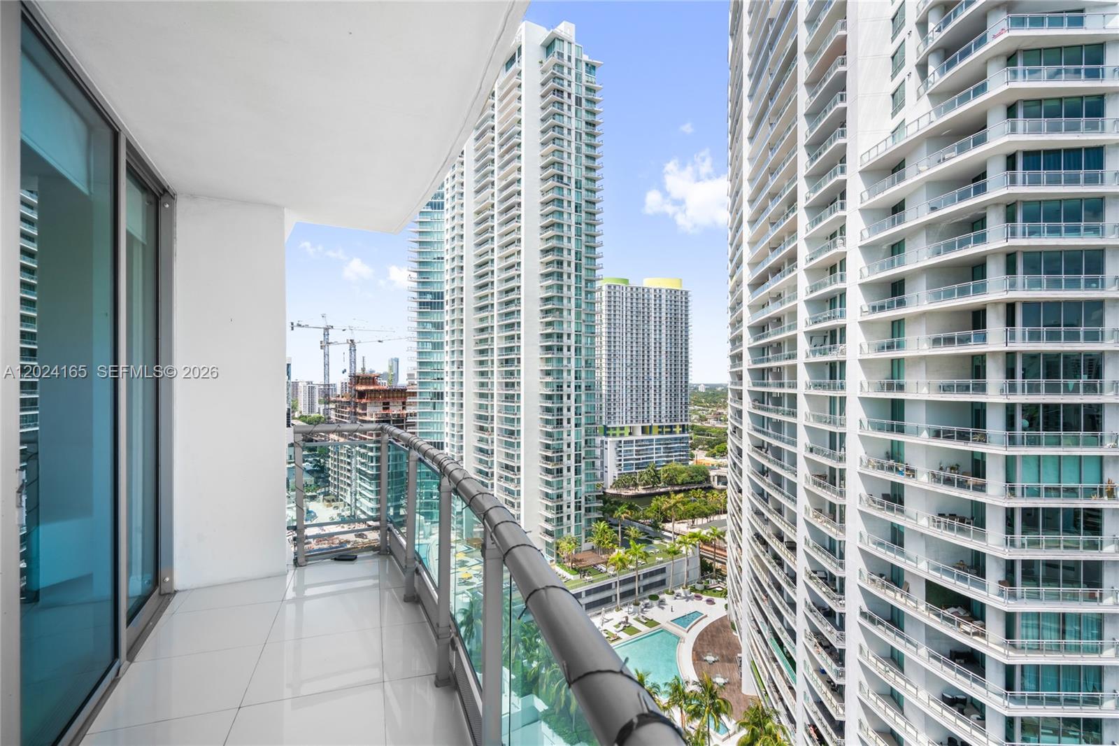 WIND CONDO - Residential