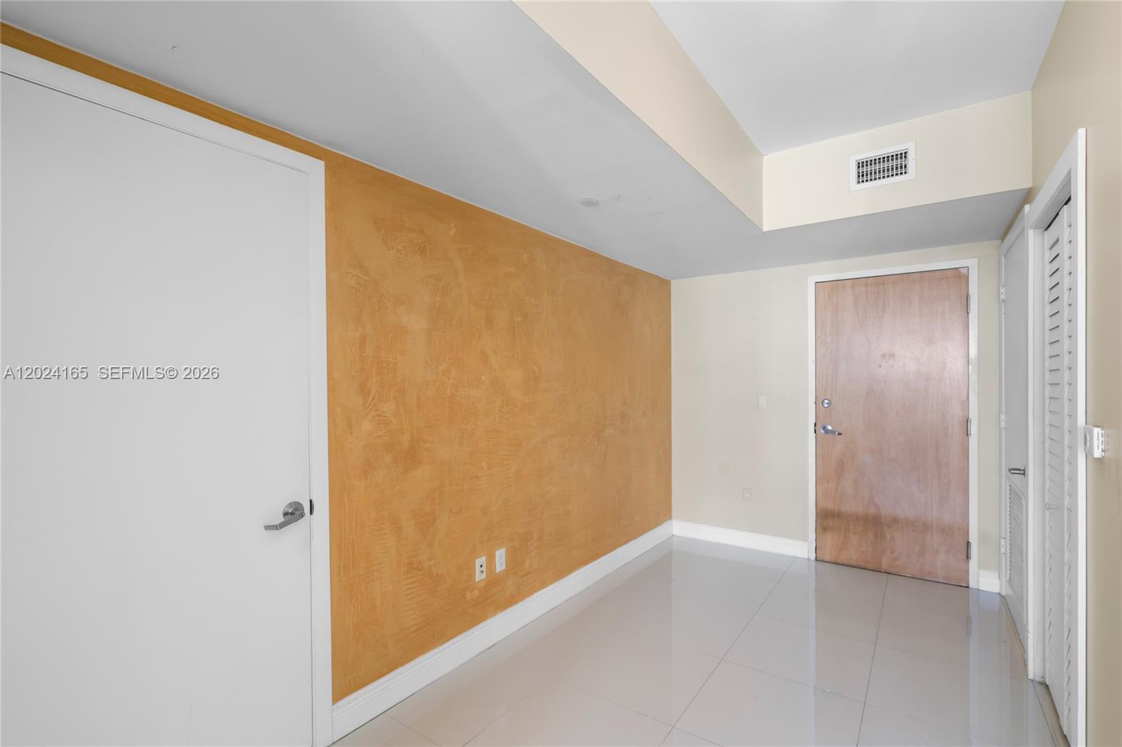 WIND CONDO - Residential