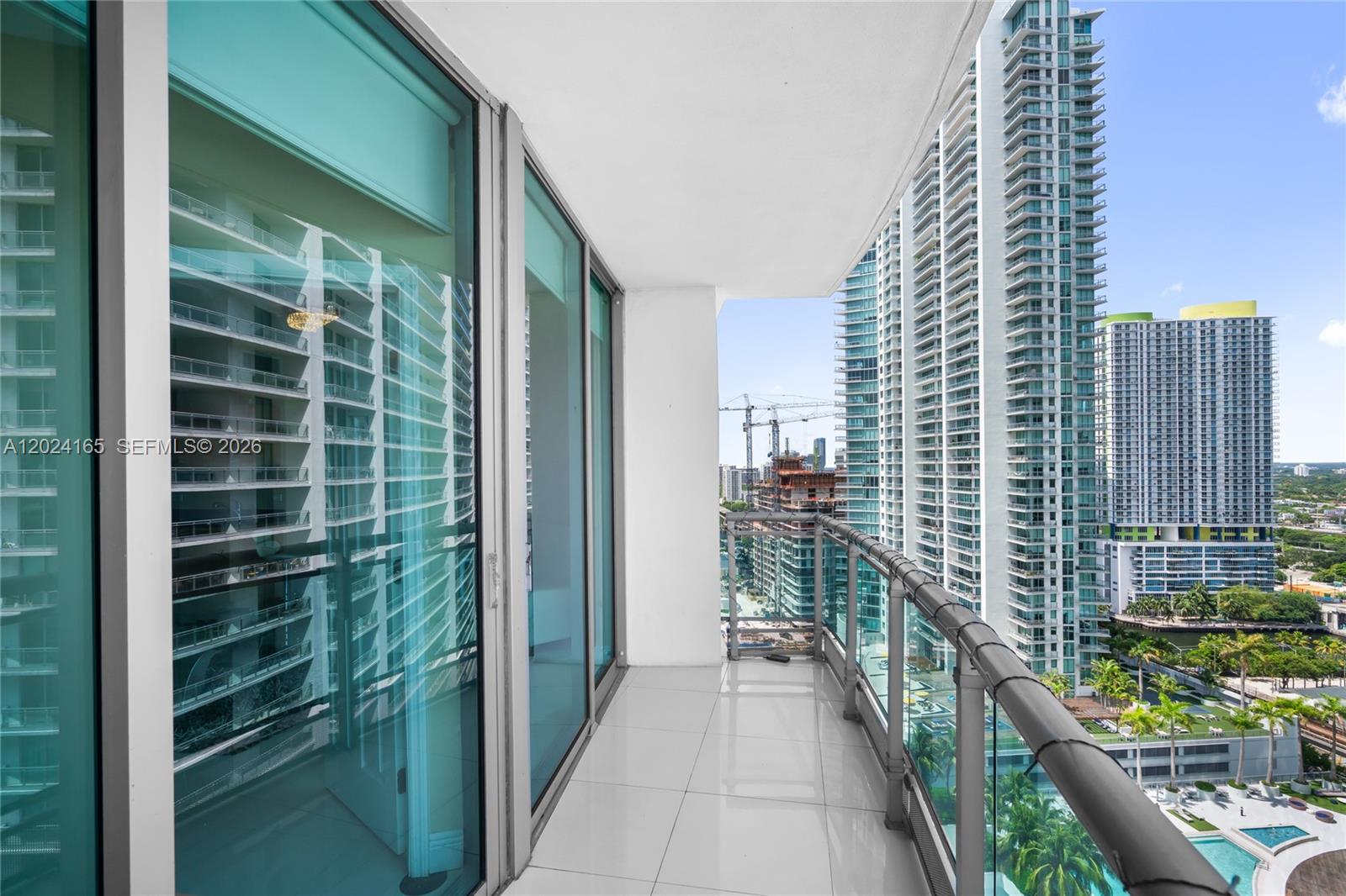 WIND CONDO - Residential