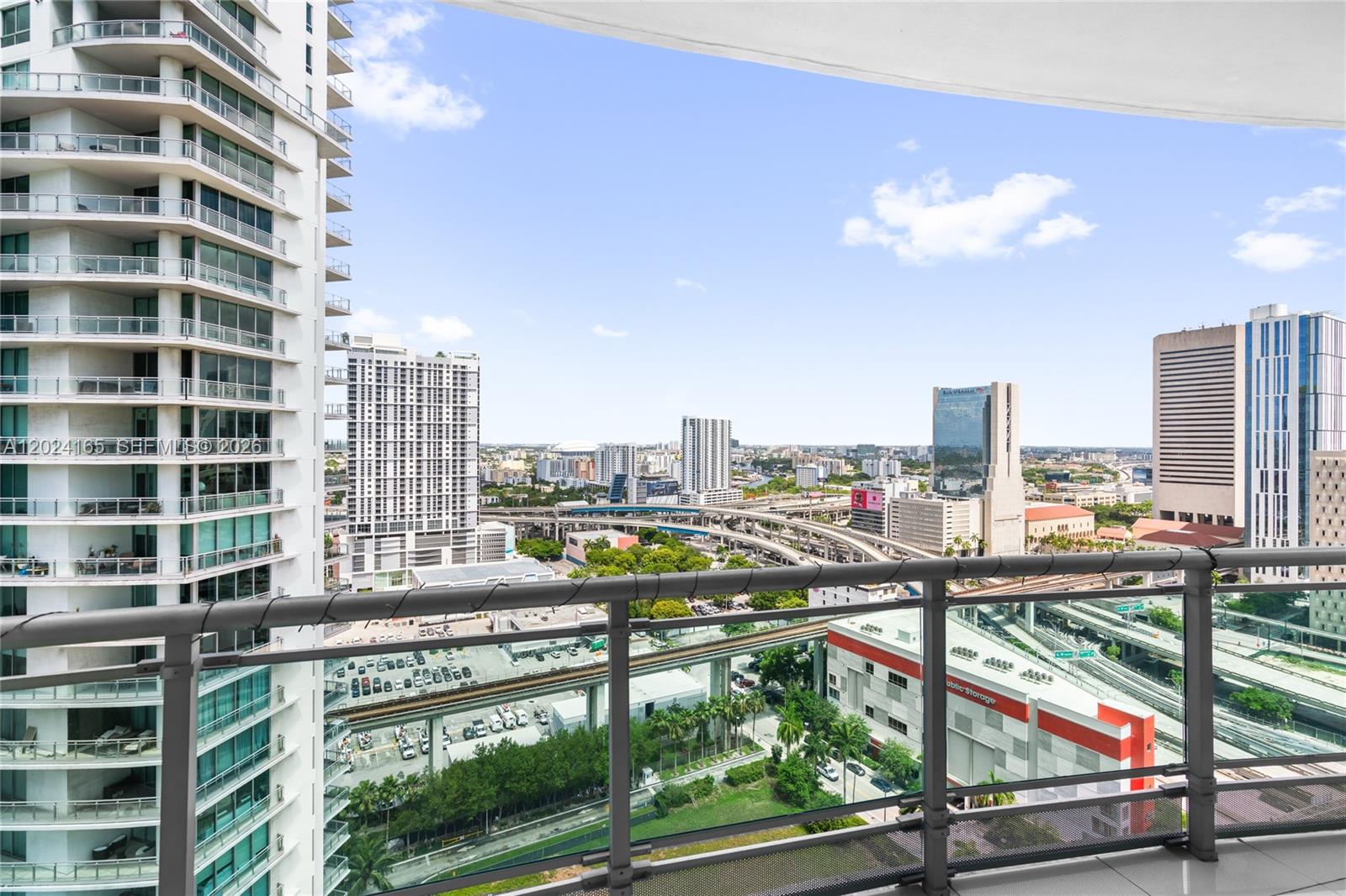 WIND CONDO - Residential