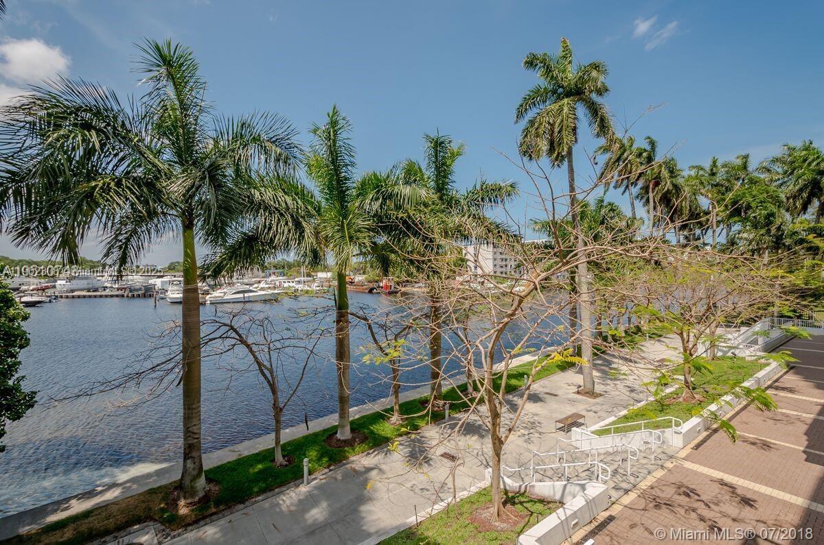 TERRAZAS RIVERPARK VILLAG - Residential