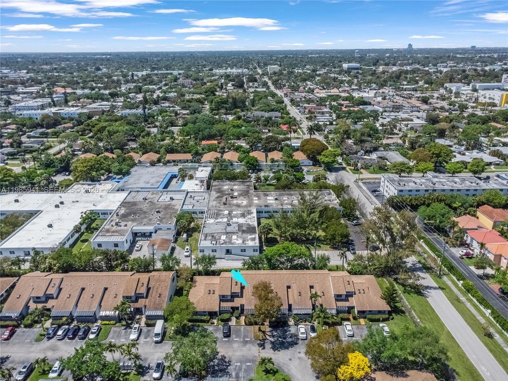 Photo of 1634 N 15th Ter, Hollywood, FL 33020 (MLS # A11985941)