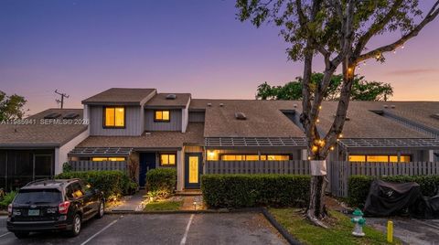 Photo of 1634 N 15th Ter, Hollywood, FL 33020 (MLS # A11985941)