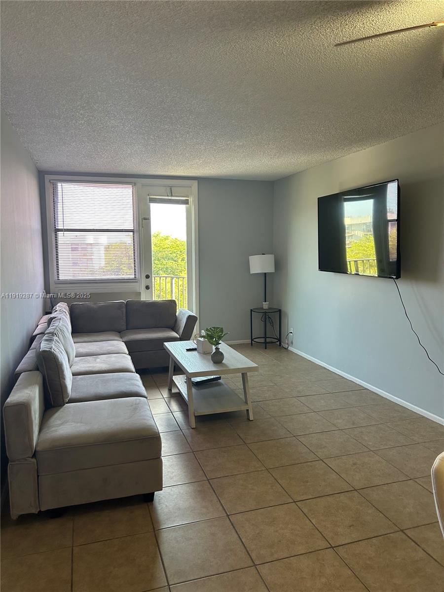 CORAL SPRINGS TOWER CLUB - Residential Lease