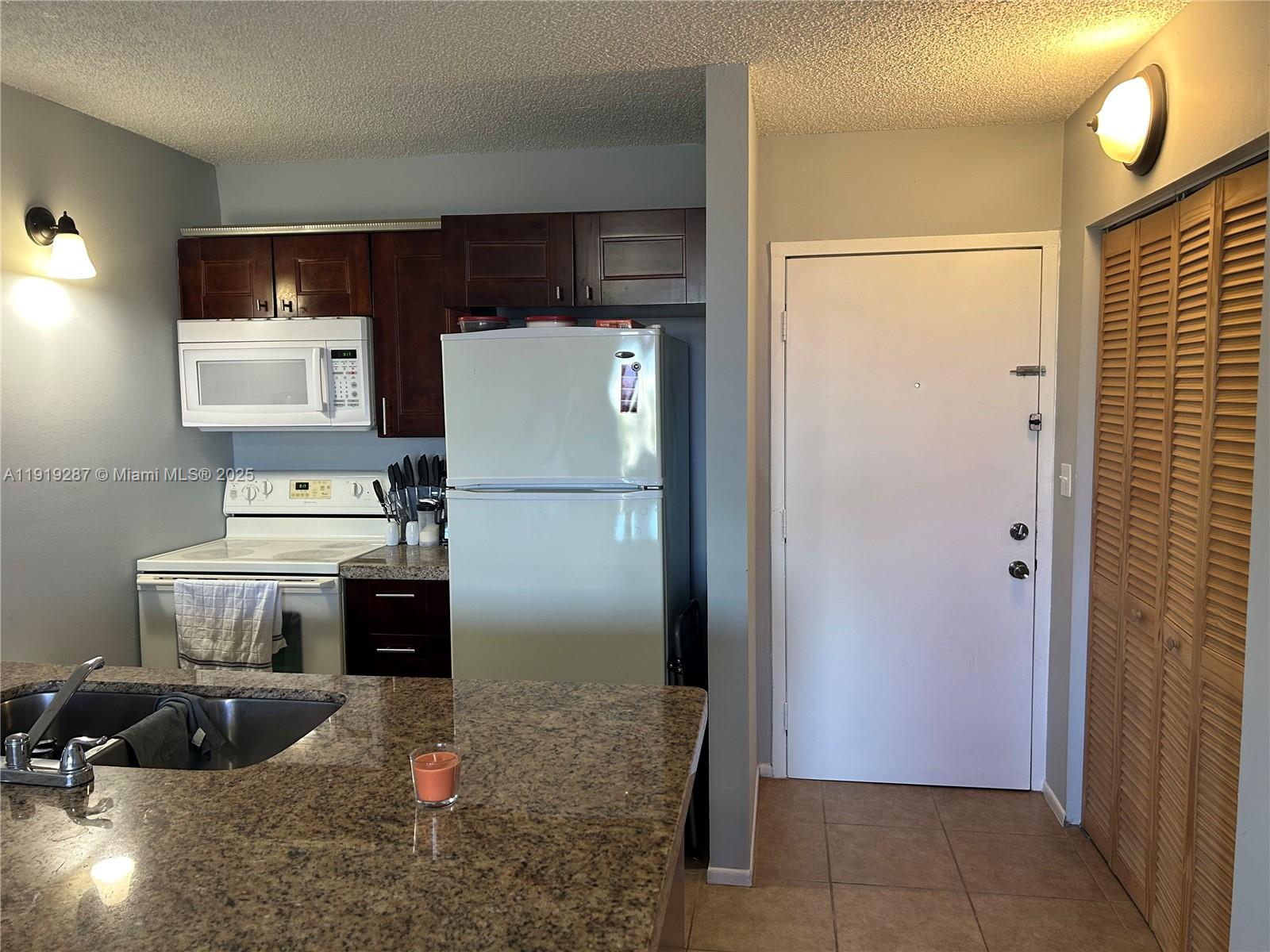 CORAL SPRINGS TOWER CLUB - Residential Lease