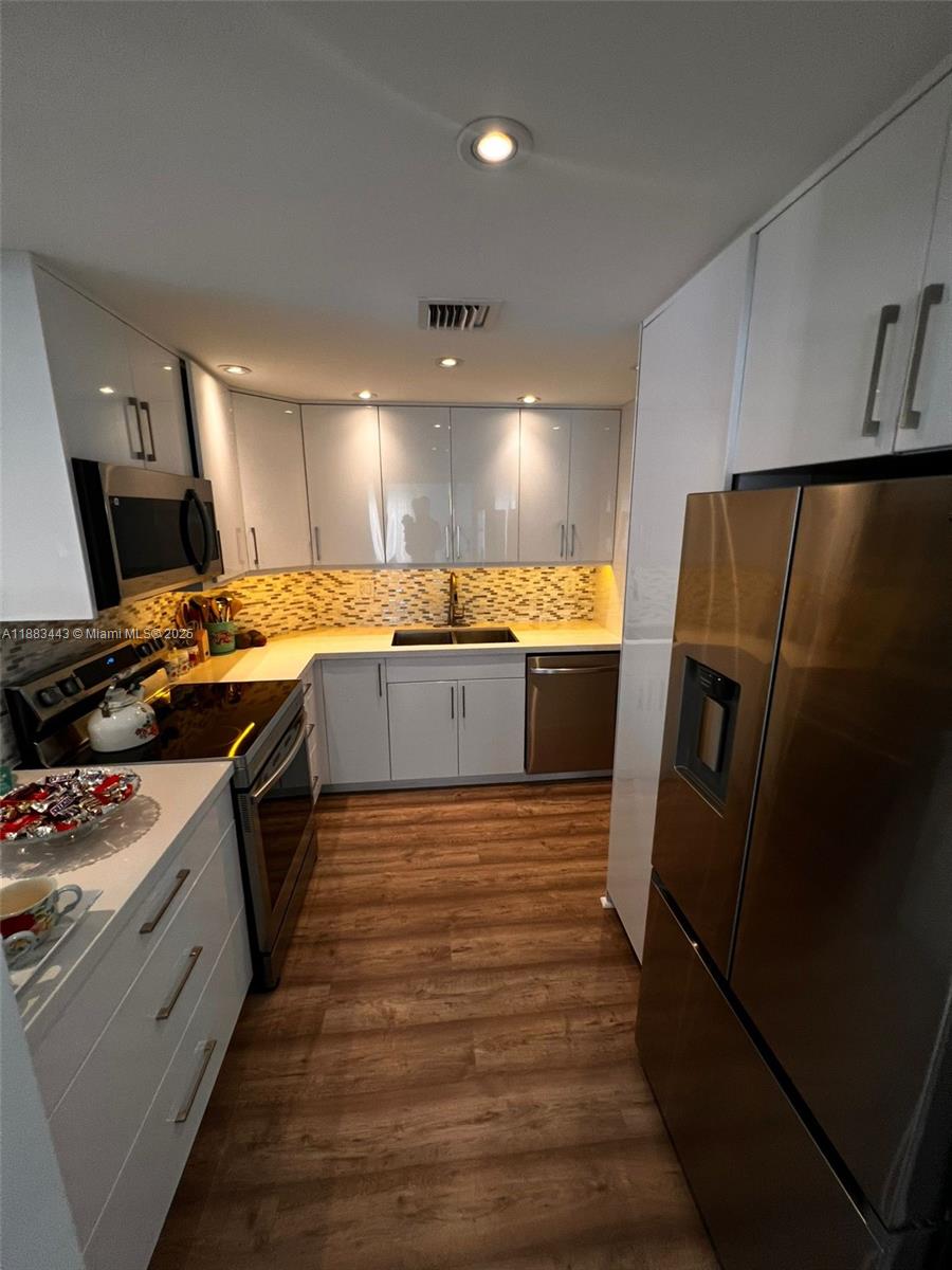 ARLEN HOUSE WEST CONDO - Residential Lease