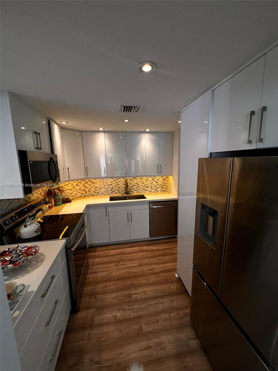 ARLEN HOUSE WEST CONDO - Residential Lease