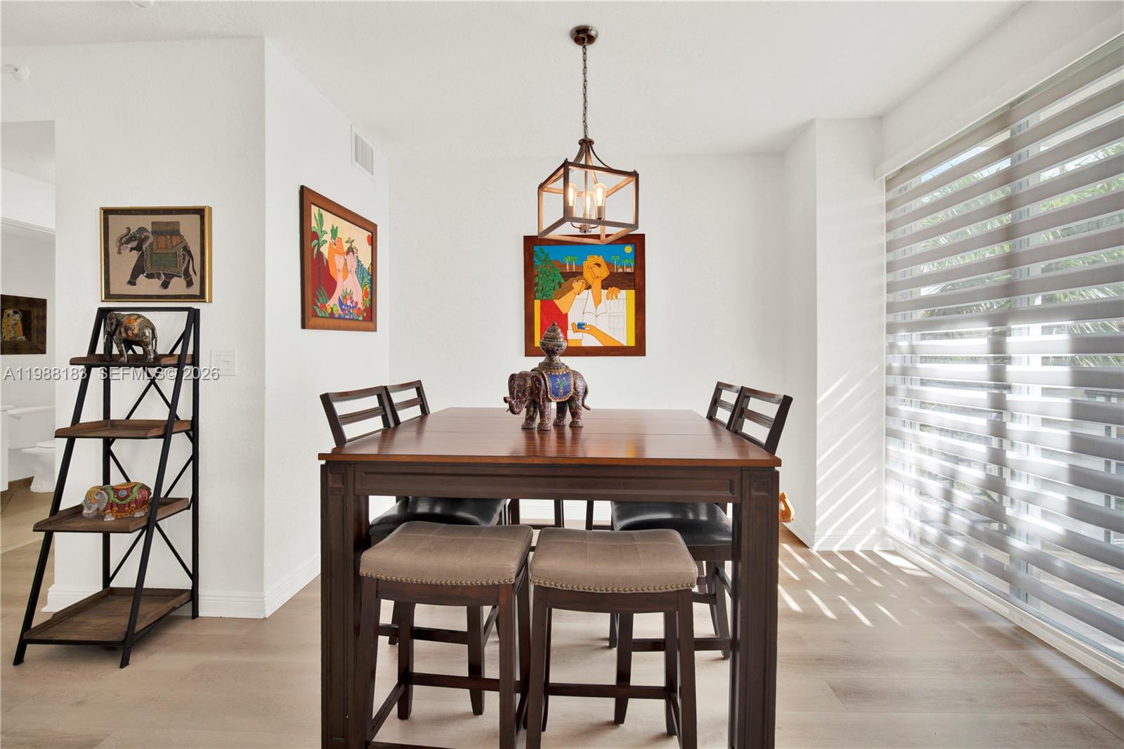 THE GRANDE CONDO - Residential