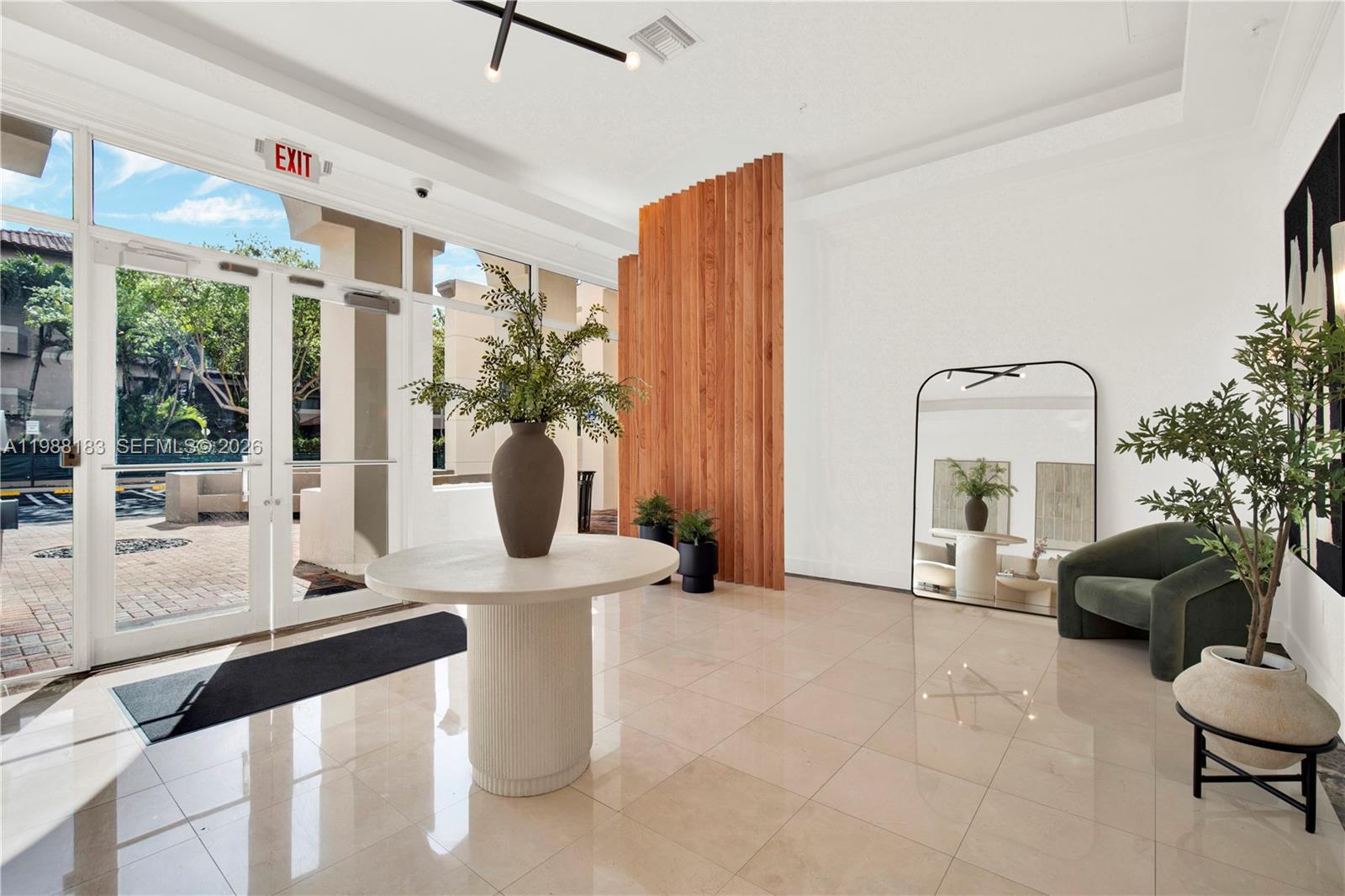 THE GRANDE CONDO - Residential