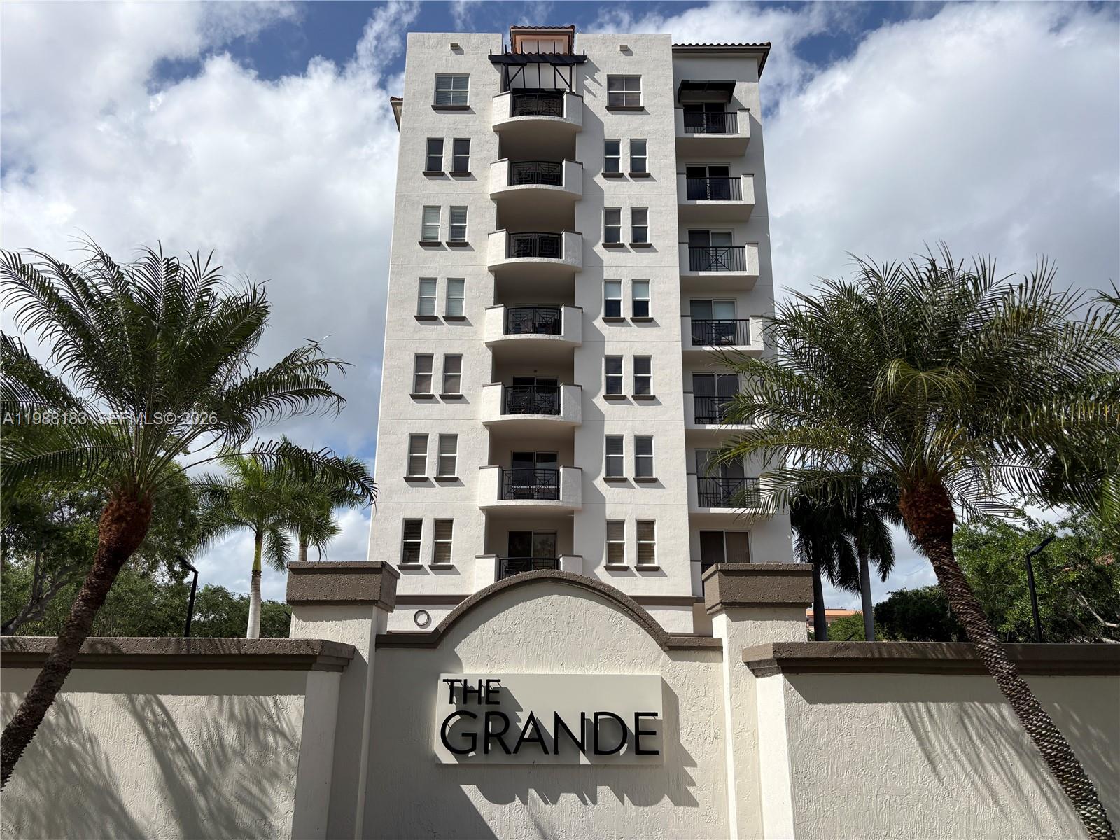 THE GRANDE CONDO - Residential