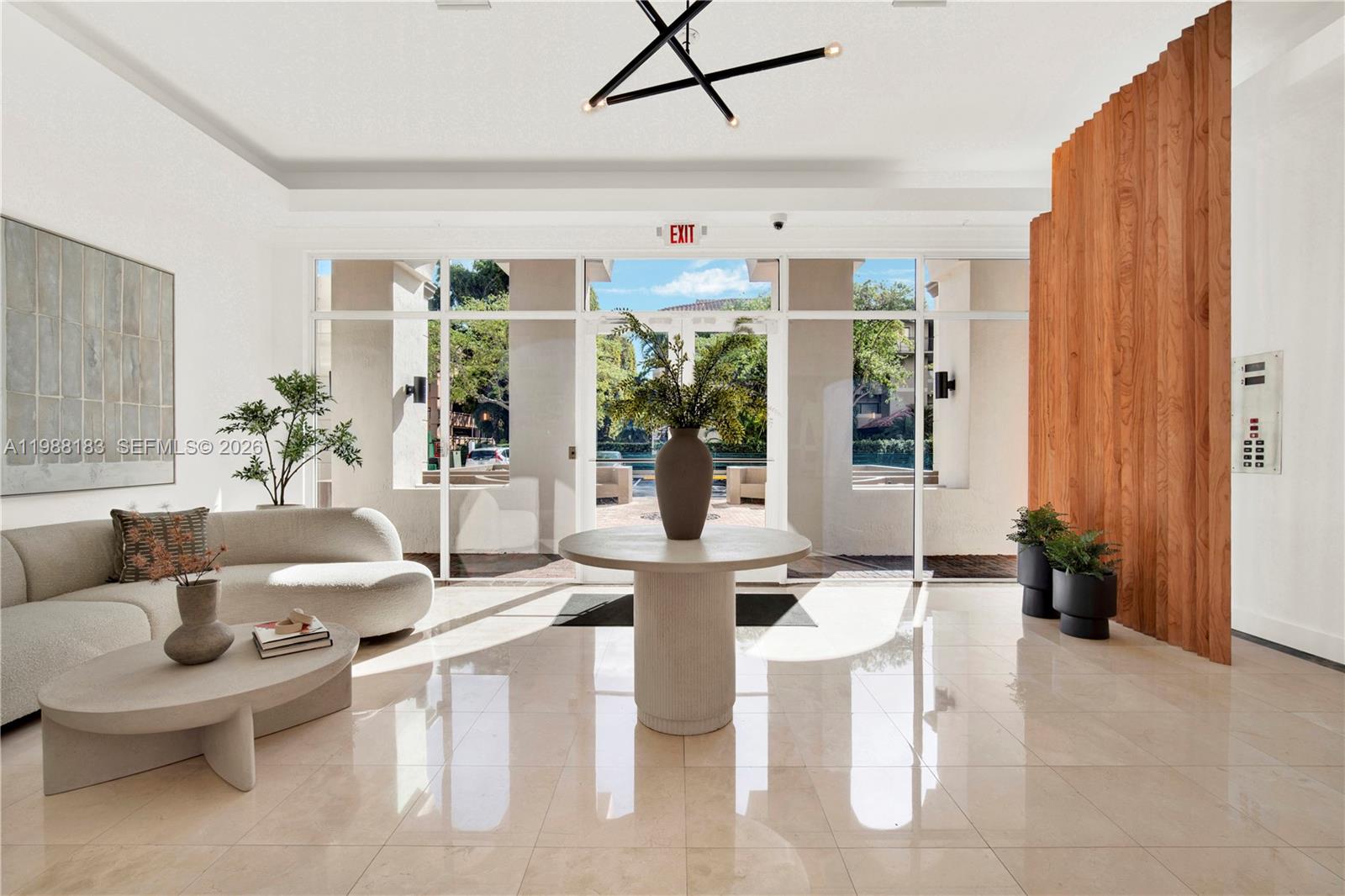 THE GRANDE CONDO - Residential