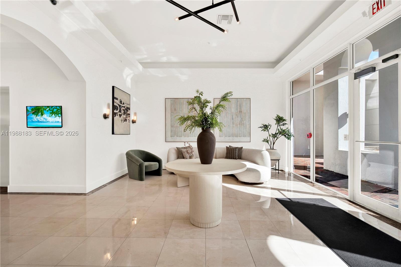 THE GRANDE CONDO - Residential