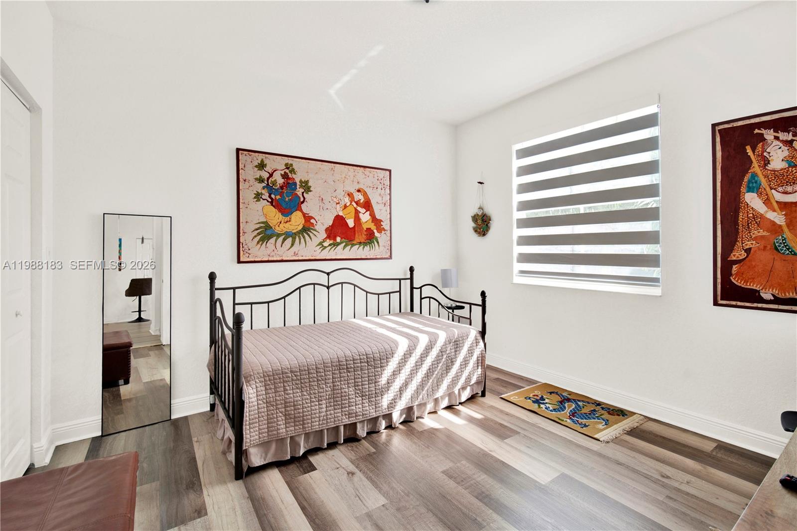 THE GRANDE CONDO - Residential