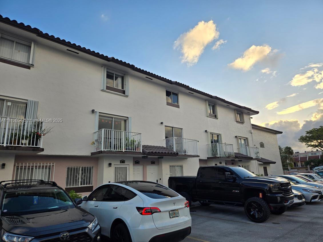 Rental Property at 900 Sw 104th Ct B-308, Miami, Broward County, Florida - Bedrooms: 2 
Bathrooms: 2  - $2,250 MO.