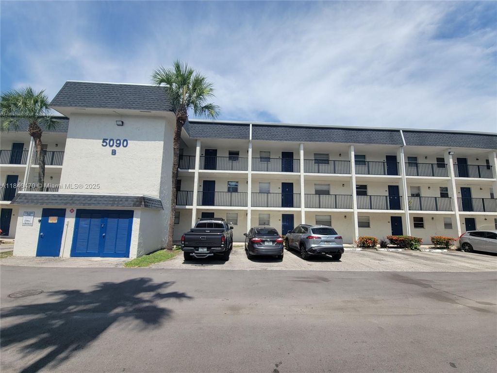 Photo of 5090 SW 64th Ave #203, Davie, FL 33314 (MLS # A11840470)