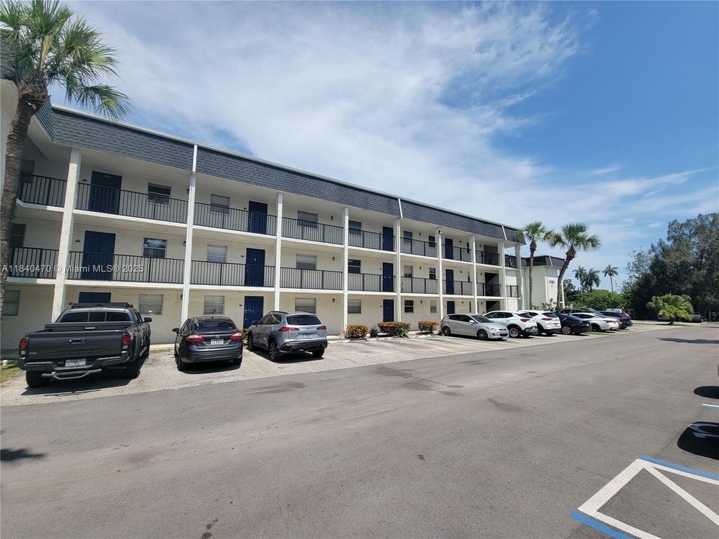 Photo of 5090 SW 64th Ave #203, Davie, FL 33314 (MLS # A11840470)