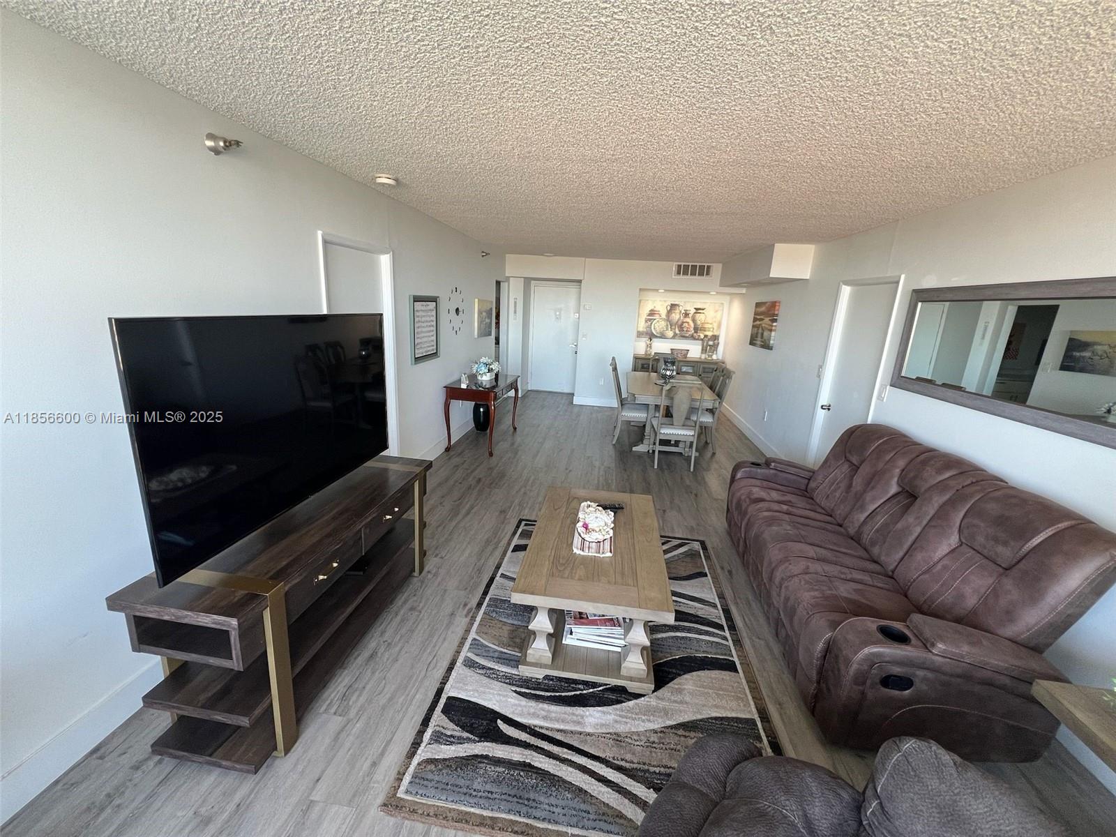 20505 E Country Club Dr 1932