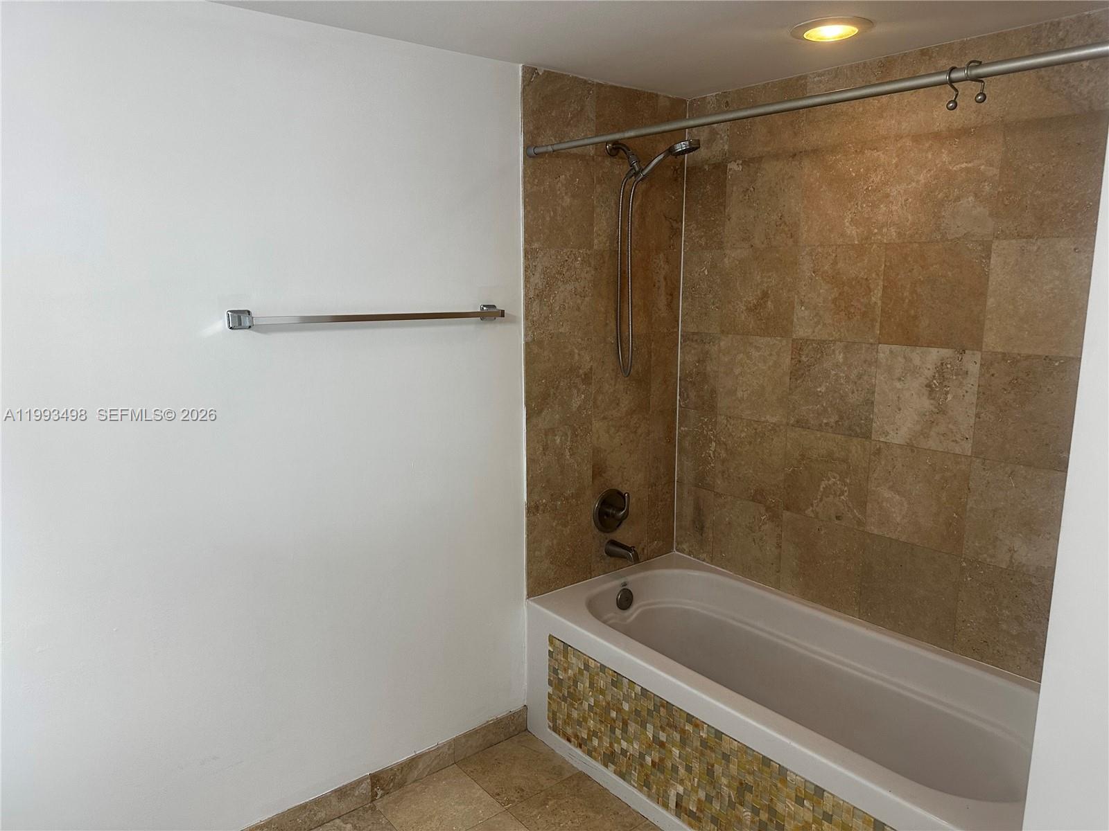 WIND CONDO - Residential Lease