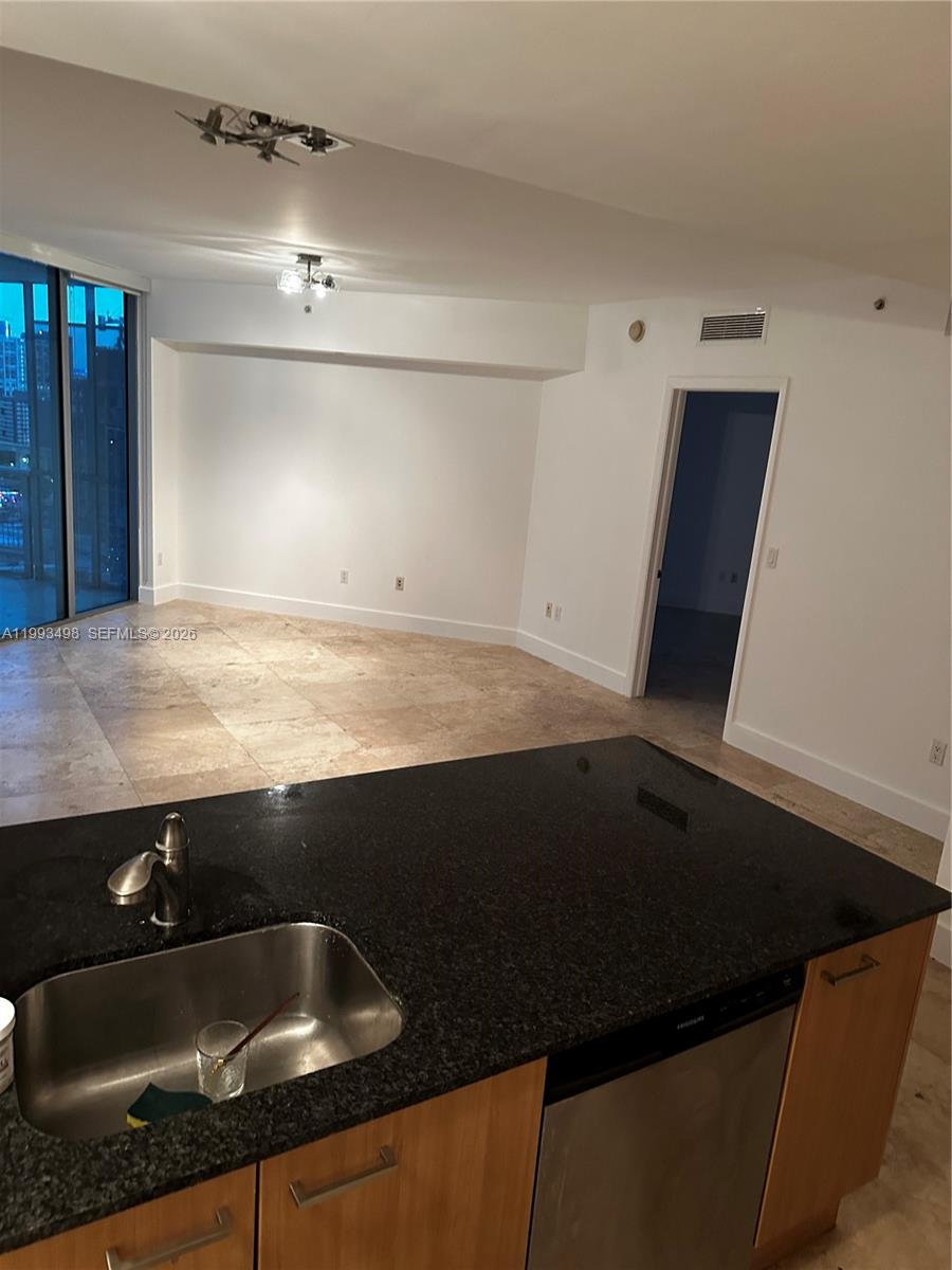 WIND CONDO - Residential Lease