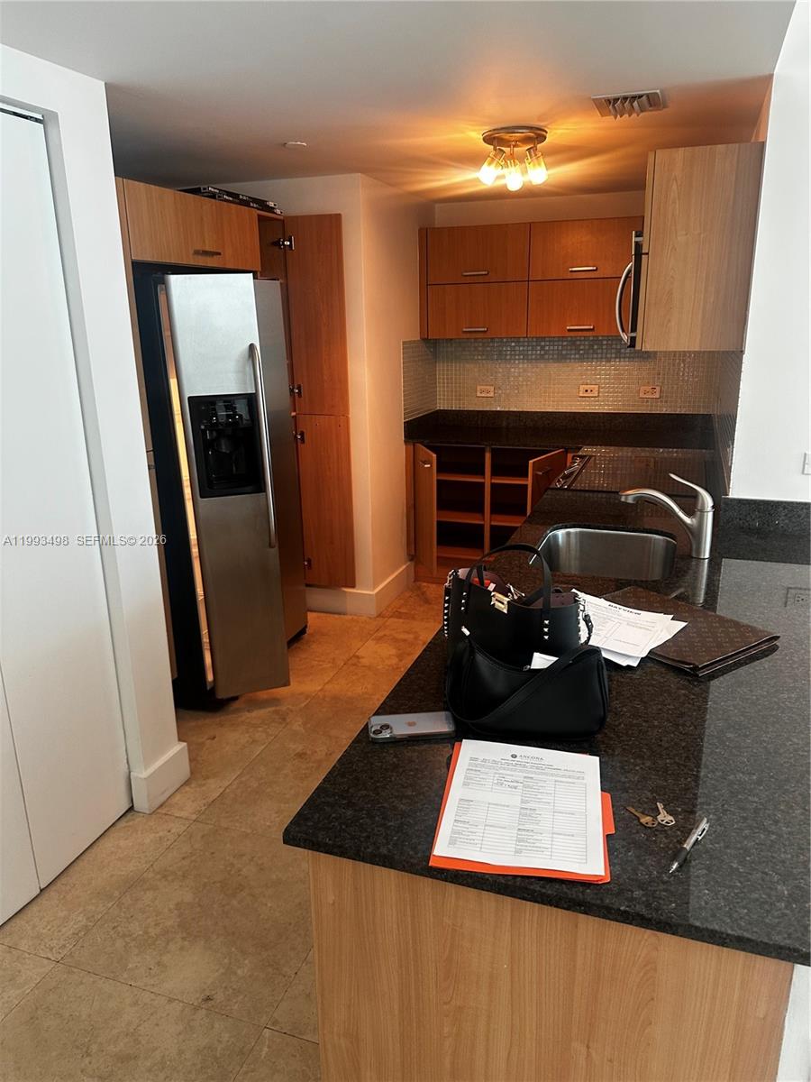 WIND CONDO - Residential Lease