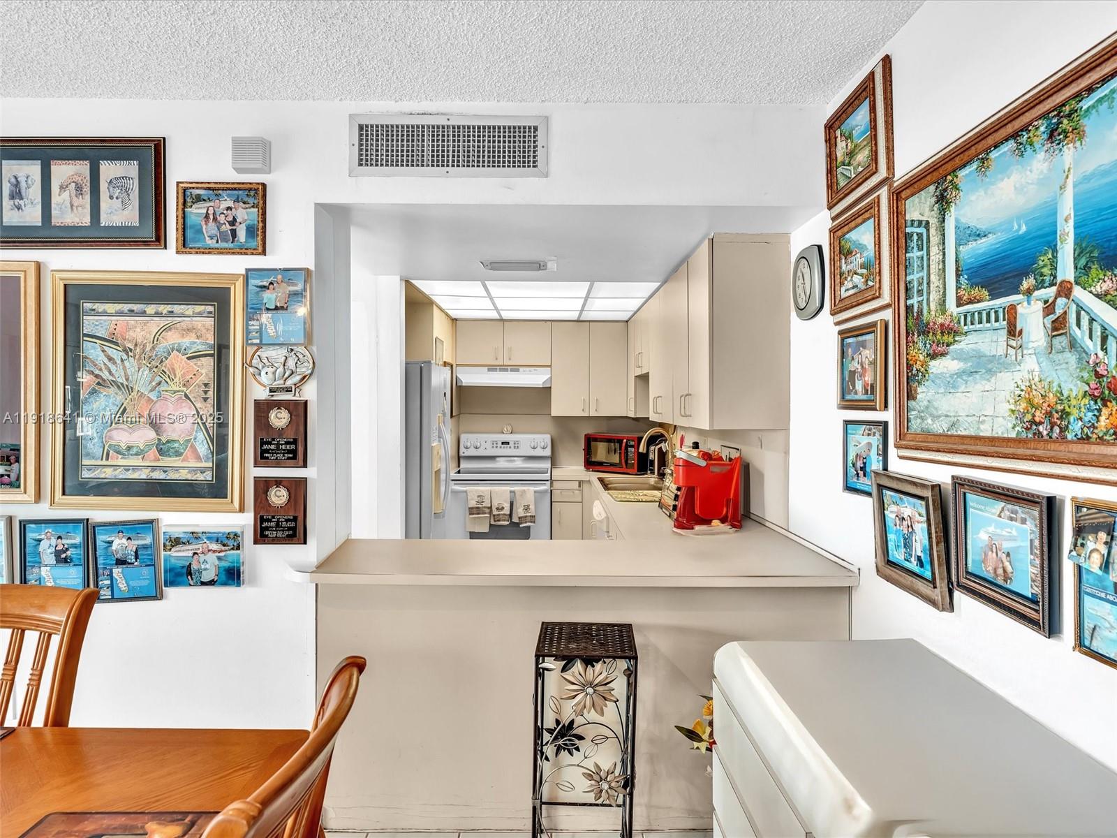 KENDALL CENTER - Residential