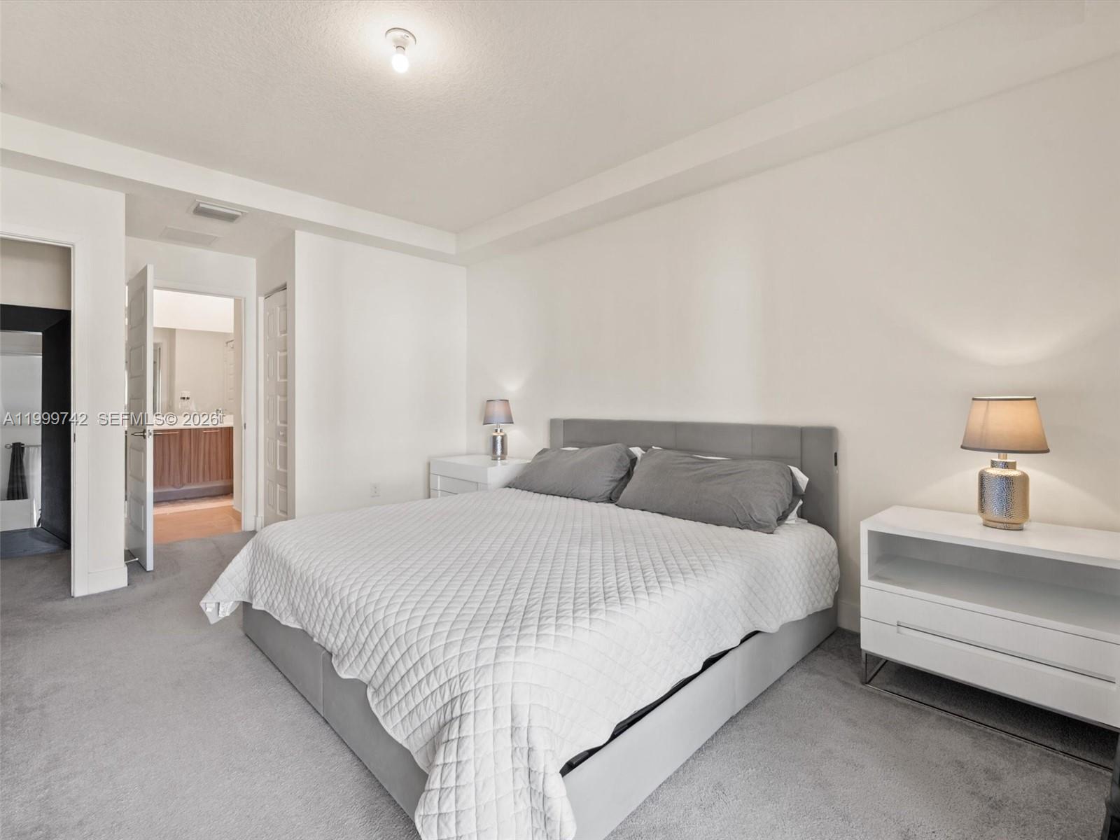 DOWNTOWN DORAL SOUTH PHAS - Residential Lease