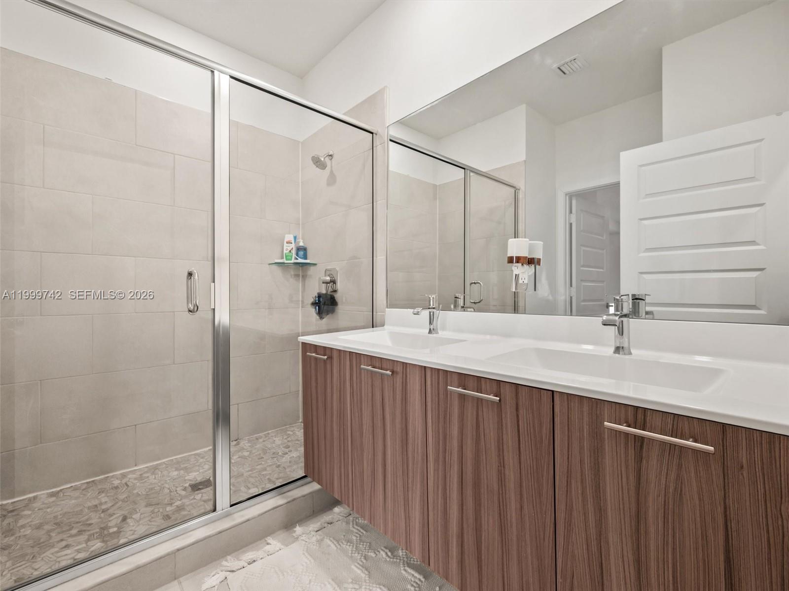 DOWNTOWN DORAL SOUTH PHAS - Residential Lease