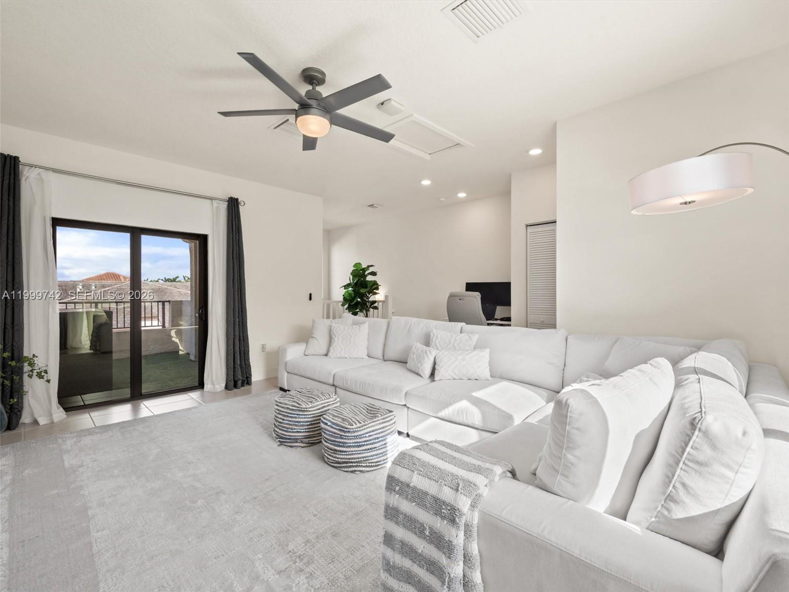 DOWNTOWN DORAL SOUTH PHAS - Residential Lease