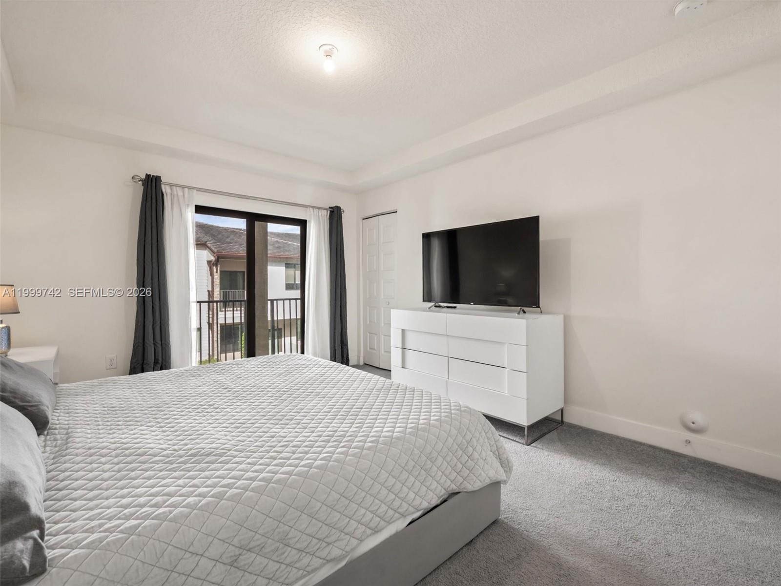 DOWNTOWN DORAL SOUTH PHAS - Residential Lease