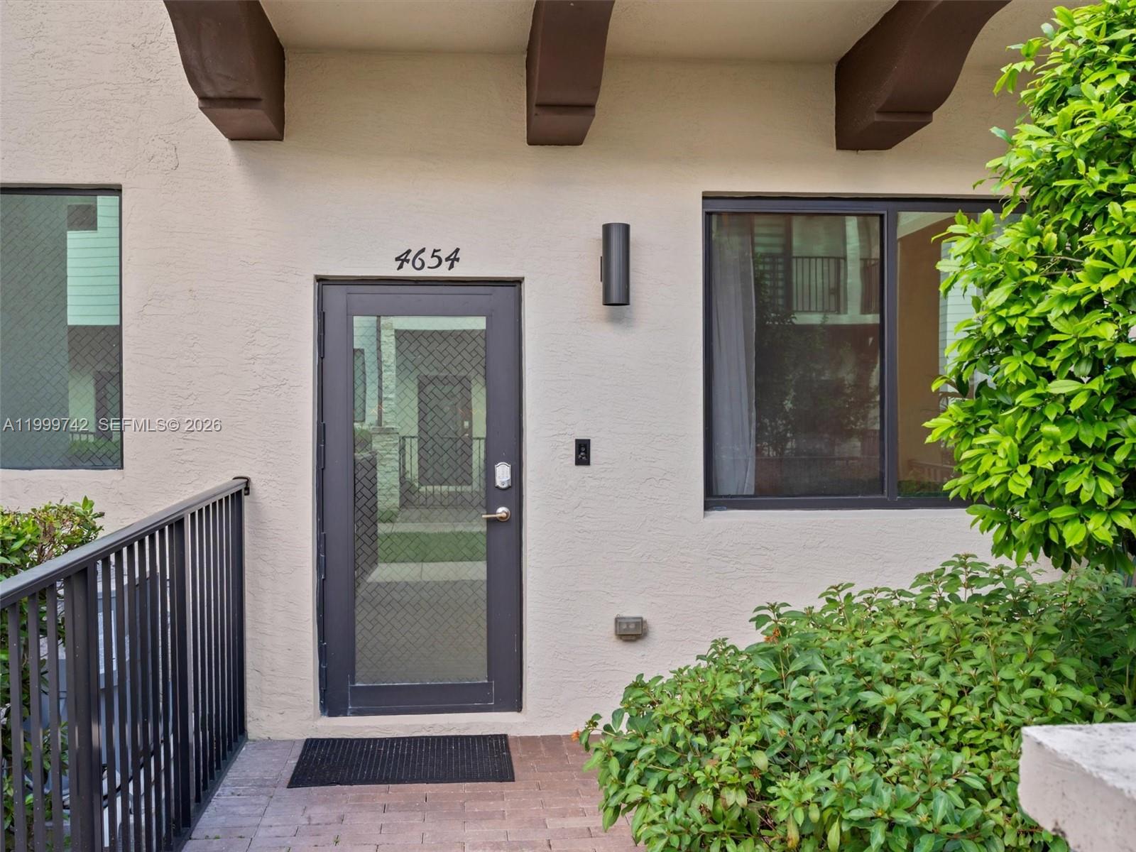 DOWNTOWN DORAL SOUTH PHAS - Residential Lease