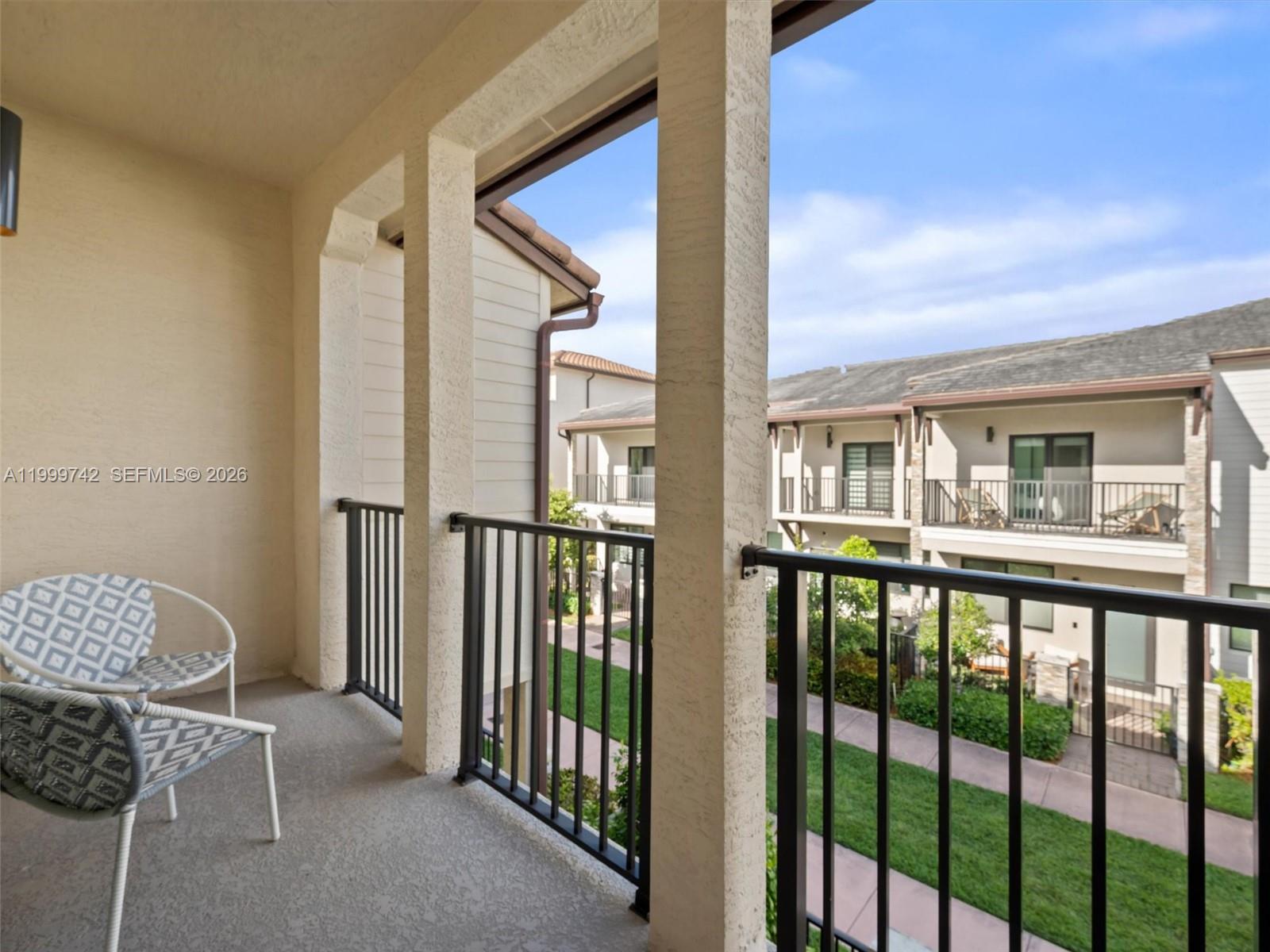 DOWNTOWN DORAL SOUTH PHAS - Residential Lease