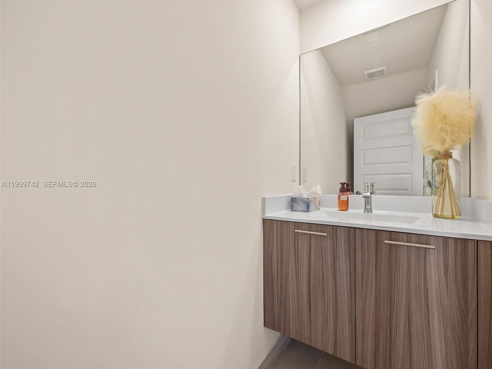 DOWNTOWN DORAL SOUTH PHAS - Residential Lease