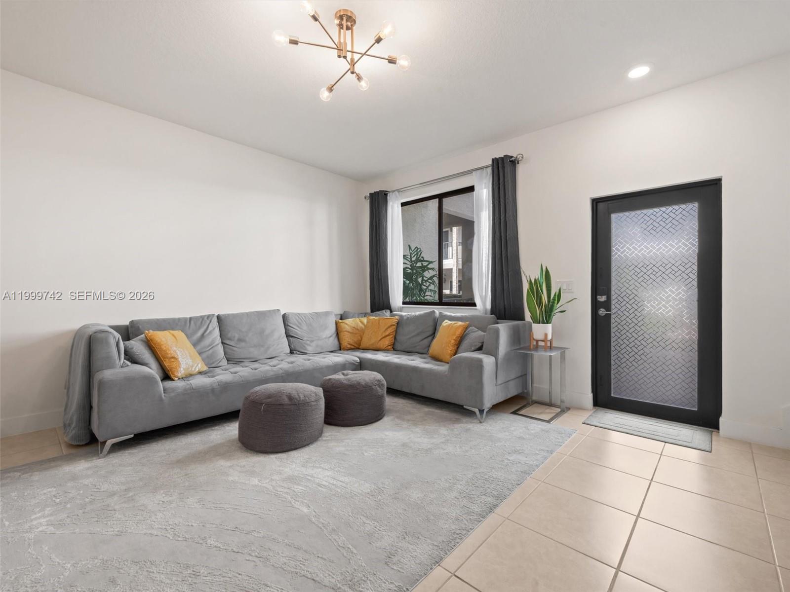 DOWNTOWN DORAL SOUTH PHAS - Residential Lease