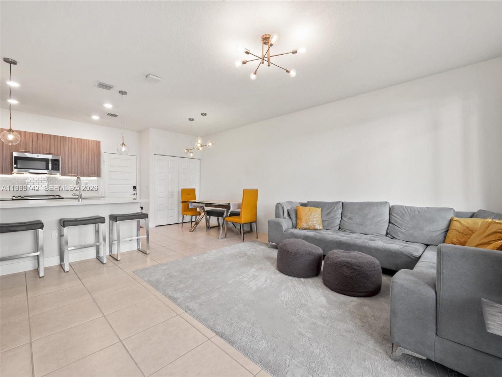 DOWNTOWN DORAL SOUTH PHAS - Residential Lease